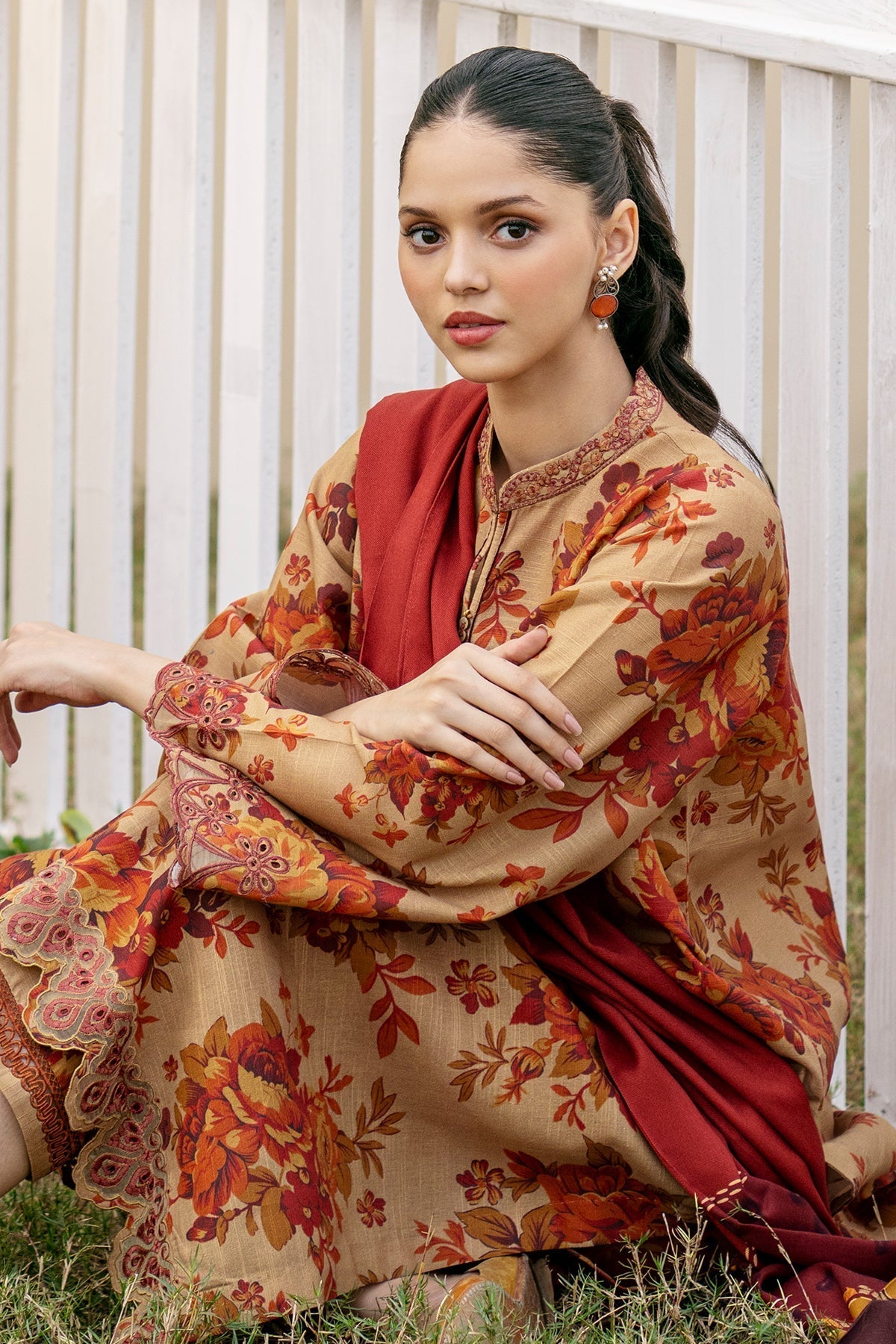 BAROQUE-3PC KHADDAR PRINTED SHIRT WITH KHADDAR PRINT DUPATTA AND PRINT TROUSER-BIC-2632