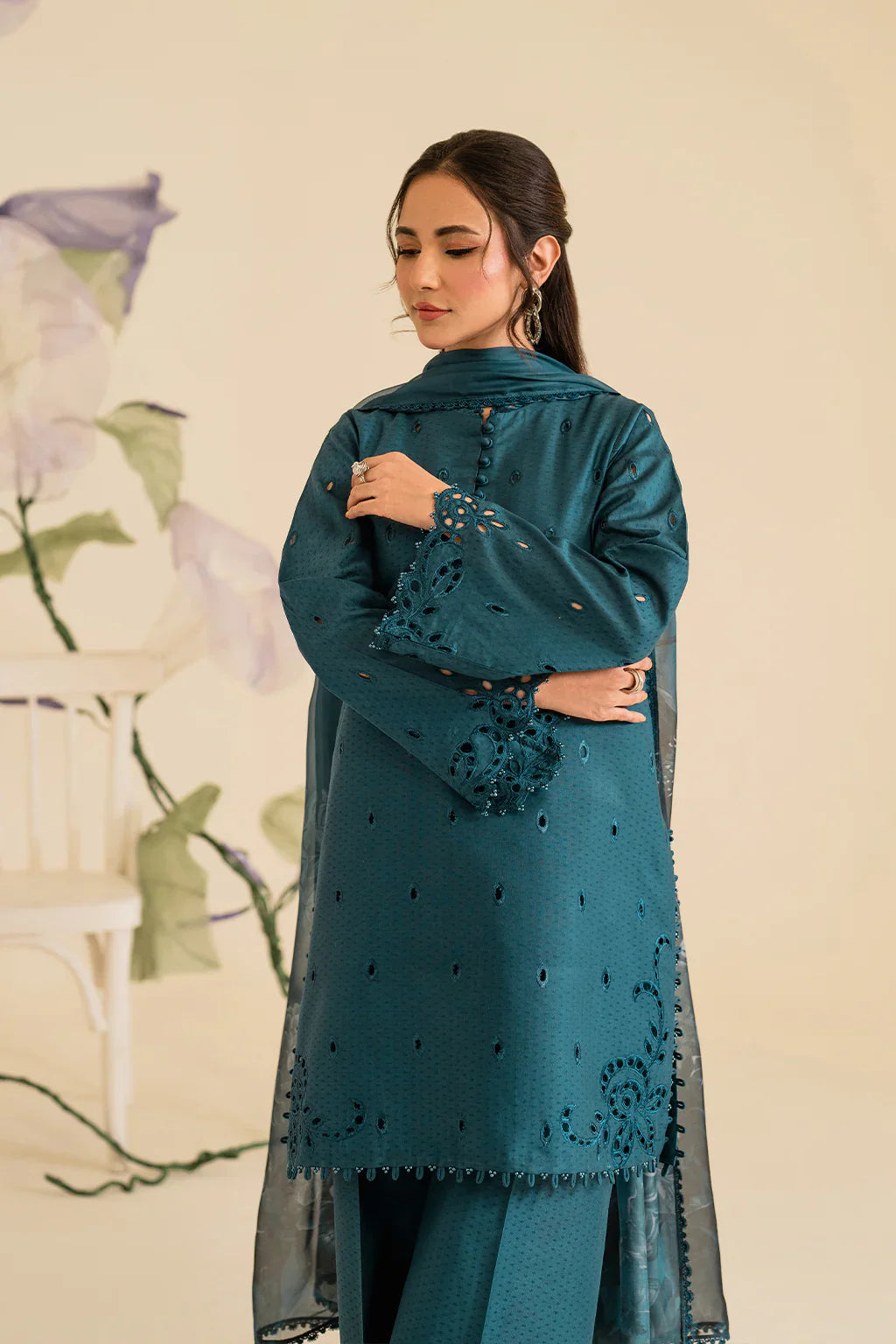IZNIK - 3PC LAWN EMBROIDERED SHIRT WITH MANAAR PRINTED DUPATTA AND TROUSER -BIC-3747