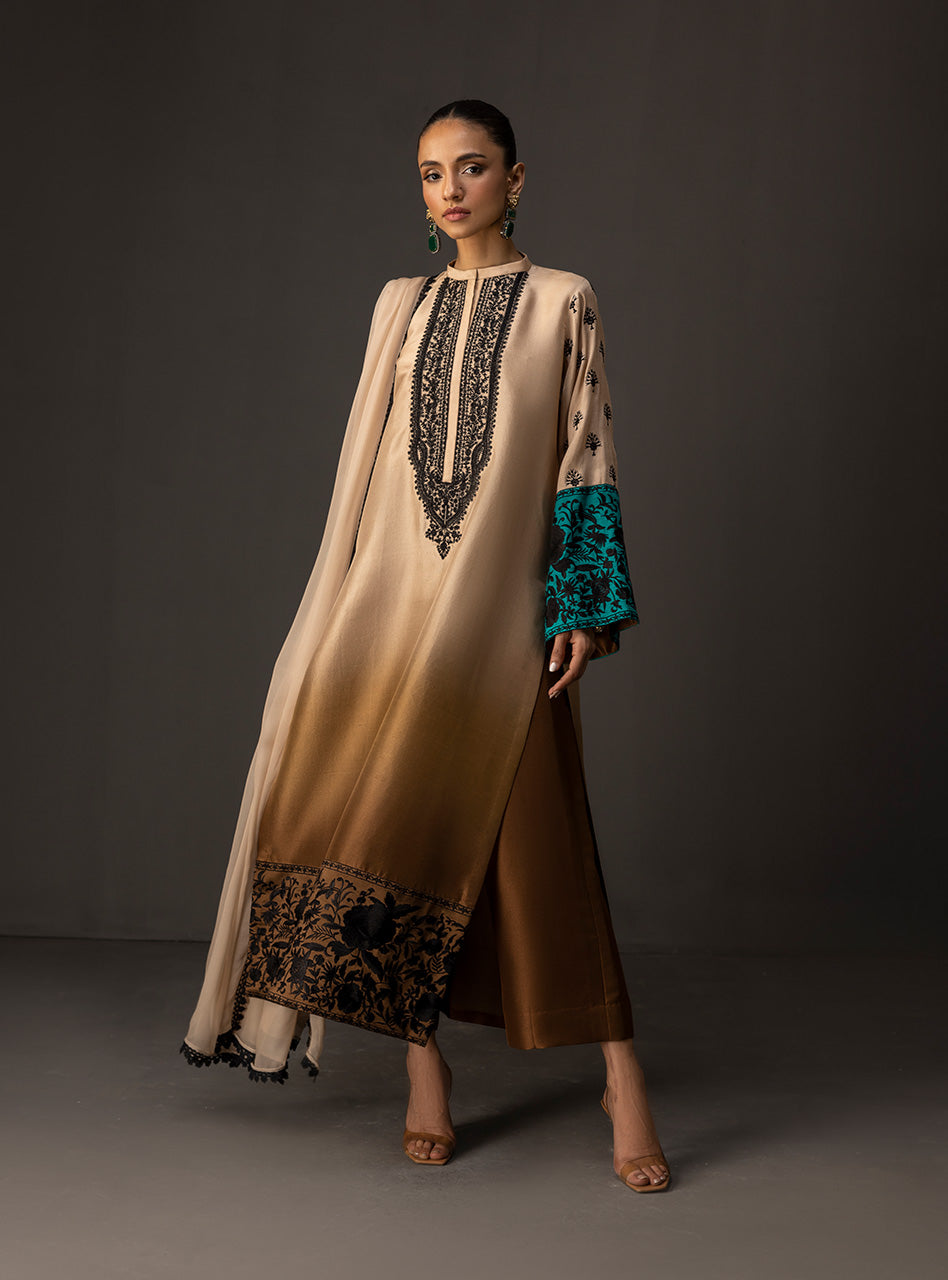ZAINAB CHOTANI-3PC SHAMOZ SILK PRINT EMBROIDERED SHIRT WITH SOFT SILK PRINT DUPATTA & SILK TROUSER BIC-1717