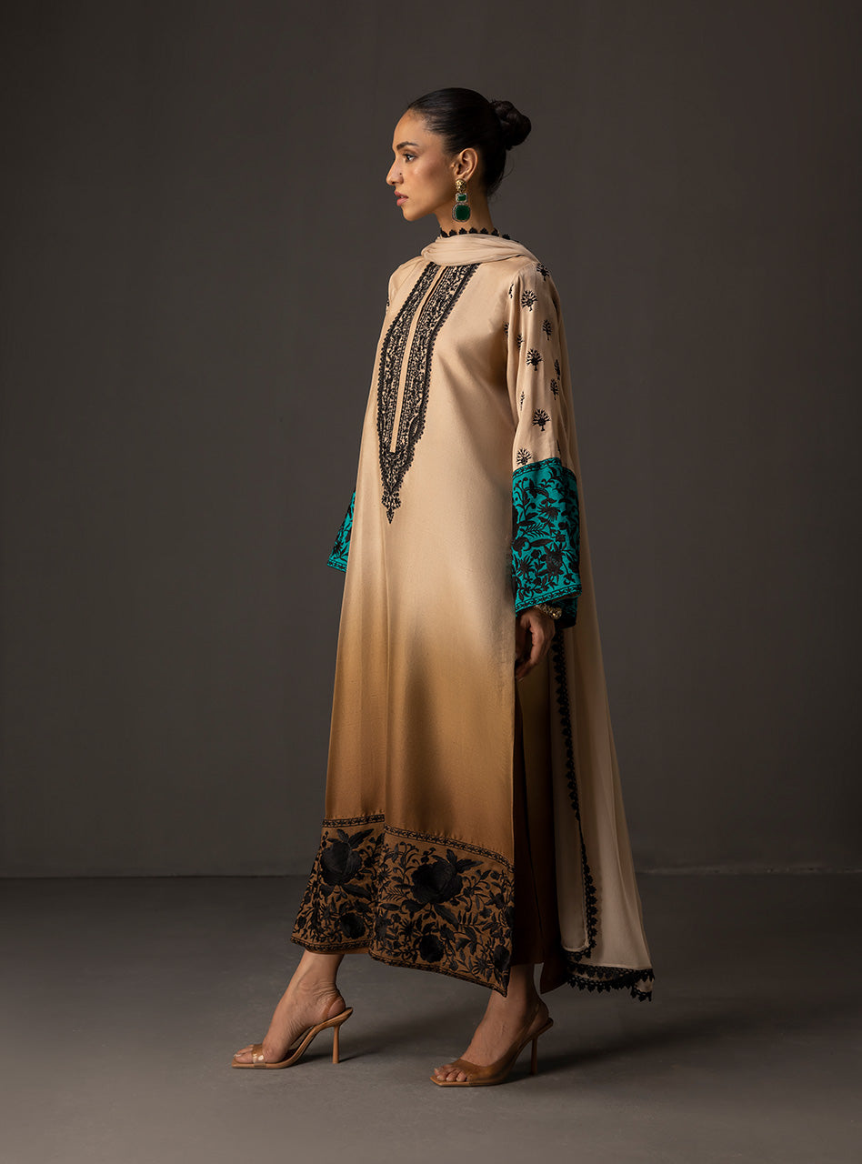 ZAINAB CHOTANI-3PC SHAMOZ SILK PRINT EMBROIDERED SHIRT WITH SOFT SILK PRINT DUPATTA & SILK TROUSER BIC-1717