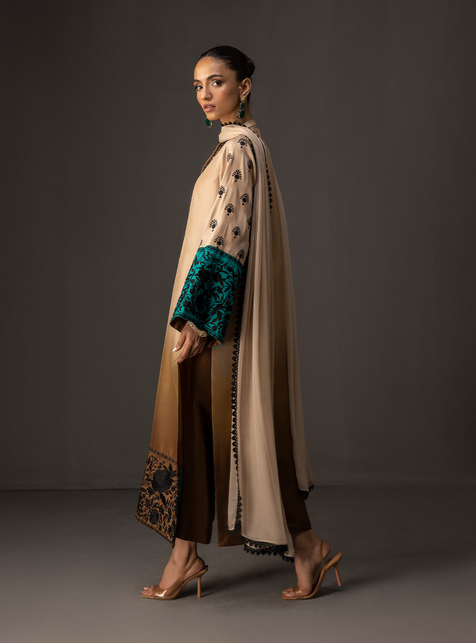 ZAINAB CHOTANI-3PC SHAMOZ SILK PRINT EMBROIDERED SHIRT WITH SOFT SILK PRINT DUPATTA & SILK TROUSER BIC-1717