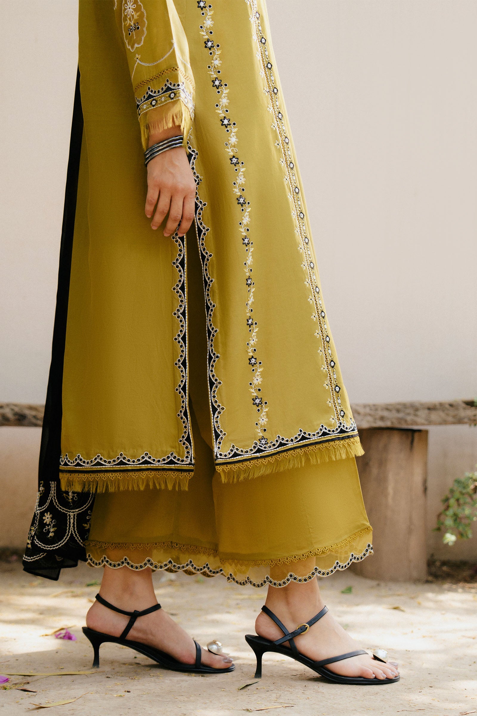 ZARA SHAHJAHAN-3PC DHANAK EMBROIDERED SHIRT WITH CHIFFON EMBROIDERED SHAWL & DHANAK TOUSER-BIC-