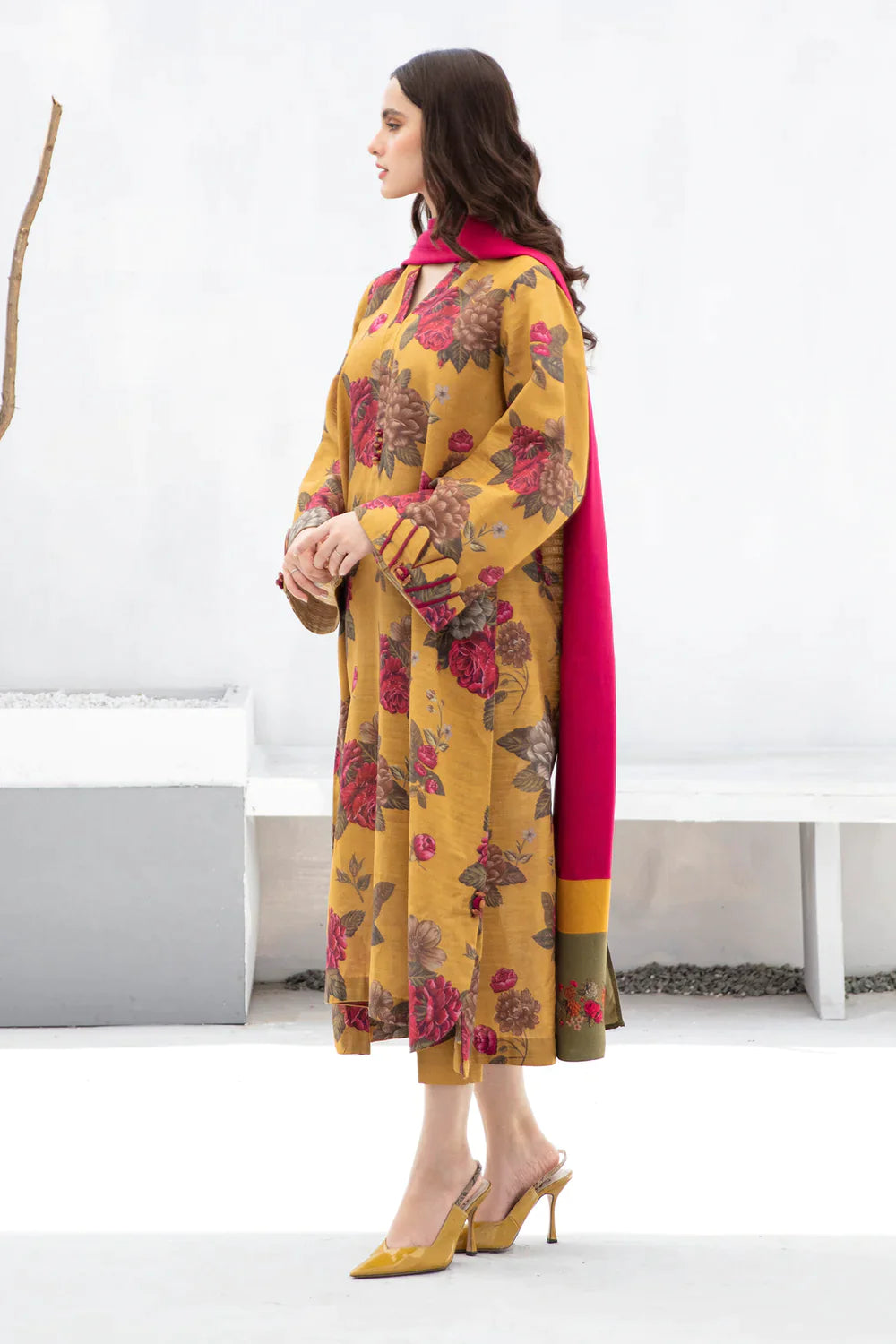 BAROQUE-3PC KHADDAR PRINTED SHIRT WITH KHADDAR PRINT DUPATTA AND PRINT TROUSER-BIC-2619
