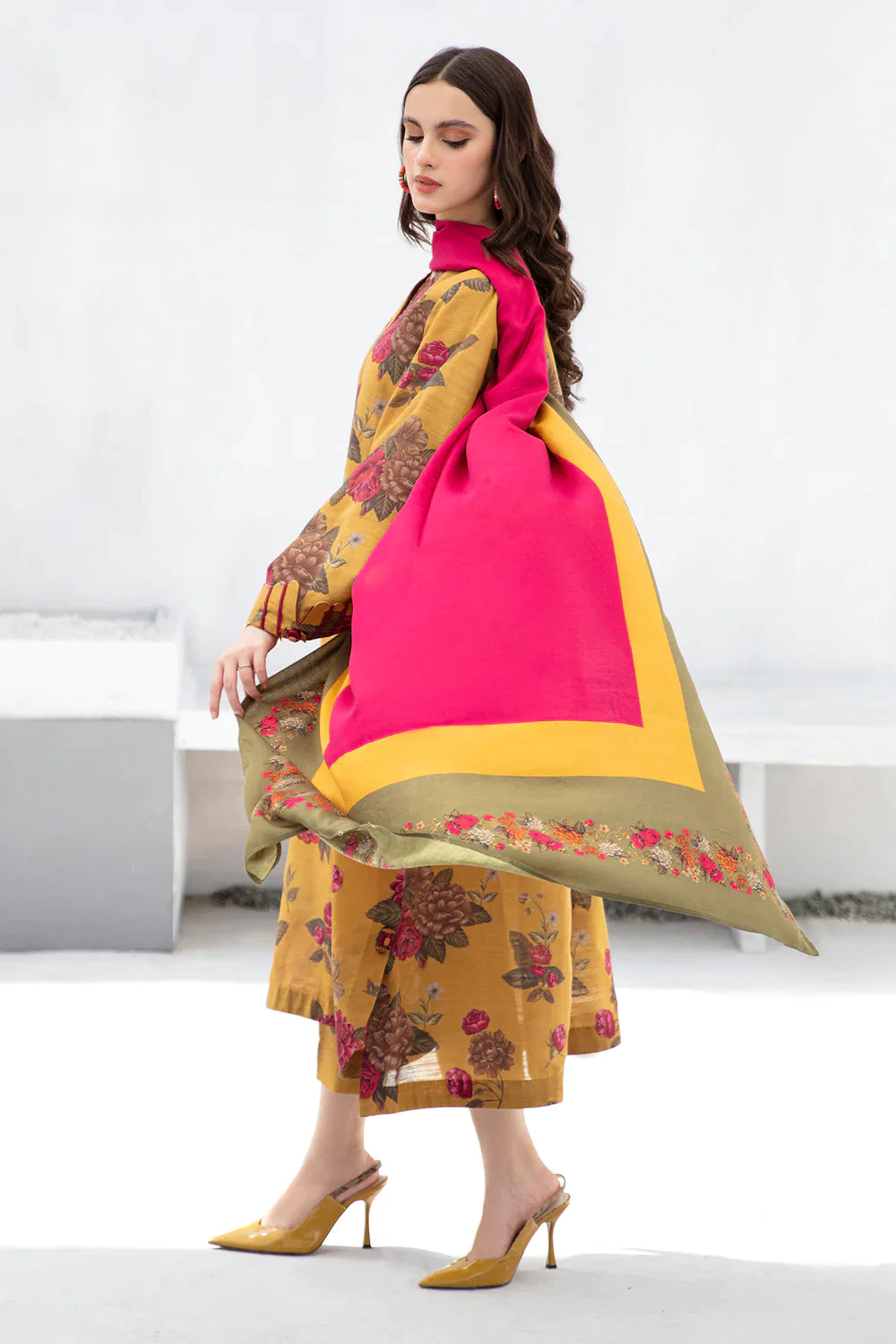 BAROQUE-3PC KHADDAR PRINTED SHIRT WITH KHADDAR PRINT DUPATTA AND PRINT TROUSER-BIC-2619