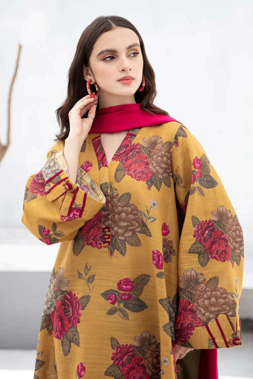 BAROQUE-3PC KHADDAR PRINTED SHIRT WITH KHADDAR PRINT DUPATTA AND PRINT TROUSER-BIC-2619