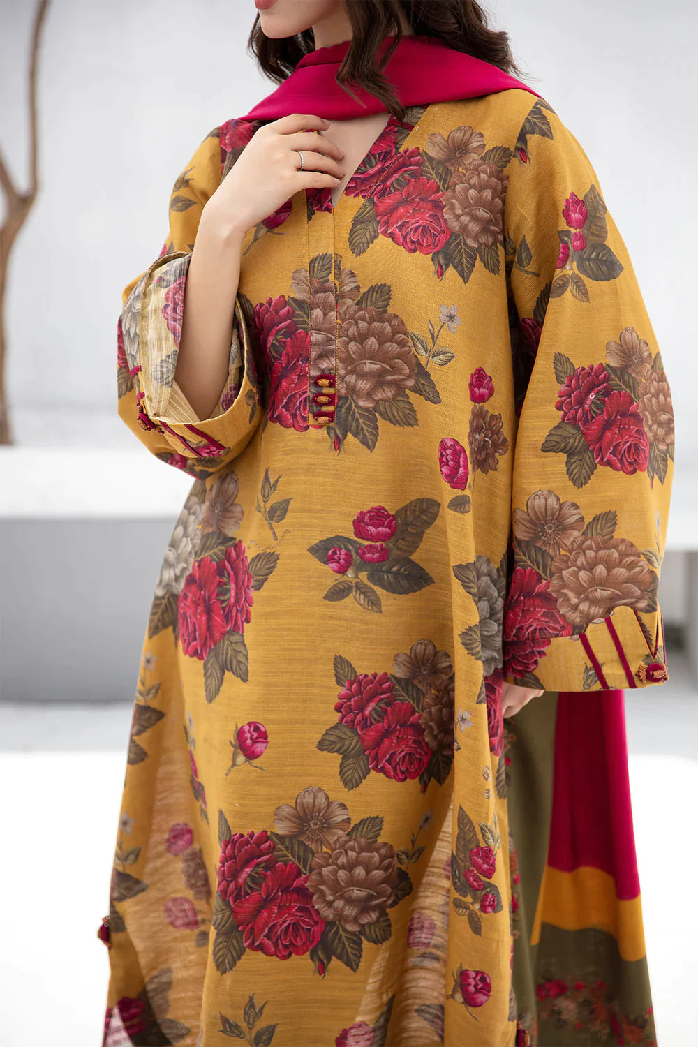 BAROQUE-3PC KHADDAR PRINTED SHIRT WITH KHADDAR PRINT DUPATTA AND PRINT TROUSER-BIC-2619