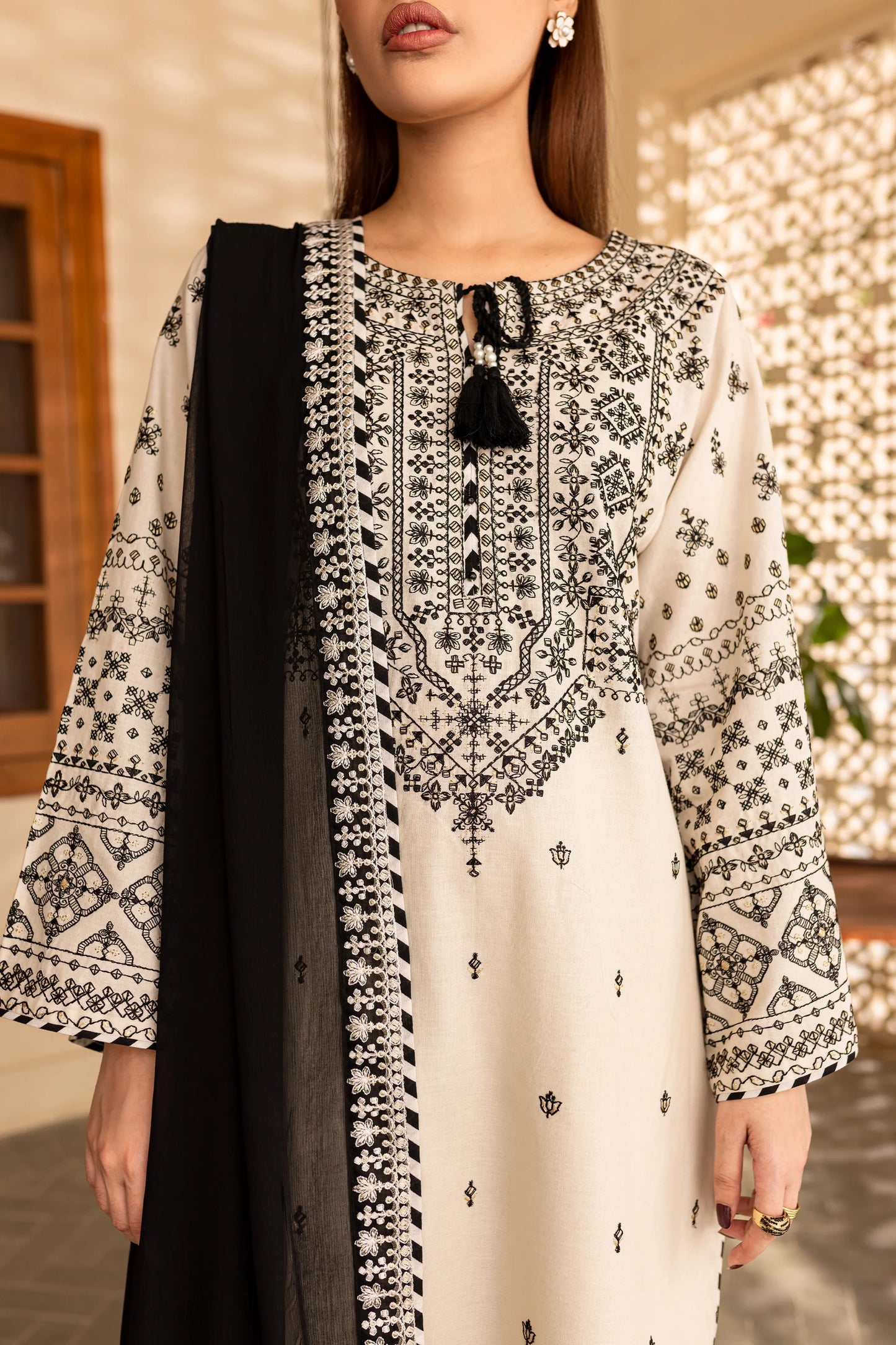 BATIK-3PC LAWN EMBROIDERED SHIRT WITH CHIFFON EMBROIDERED DUPATTA AND TROUSER-BIC-3689
