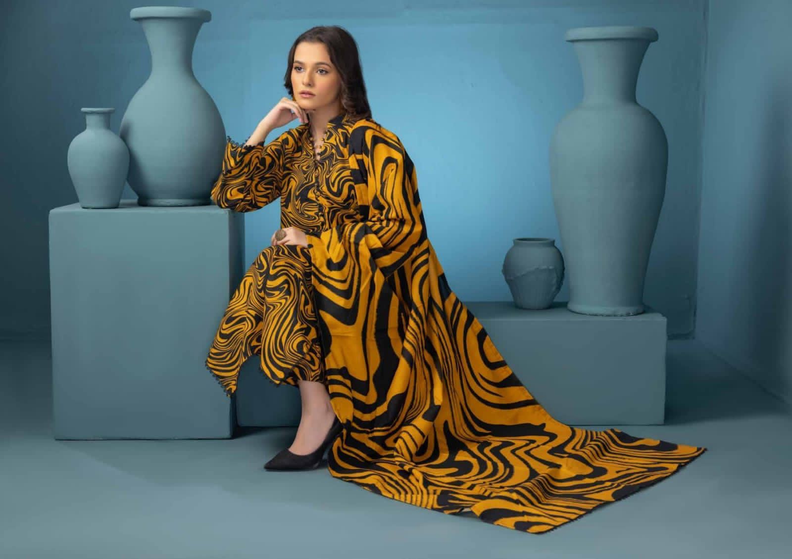 BAROQUE-3PC KHADDAR PRINTED SHIRT WITH KHADDAR PRINT DUPATTA AND PRINT TROUSER-BIC-2617