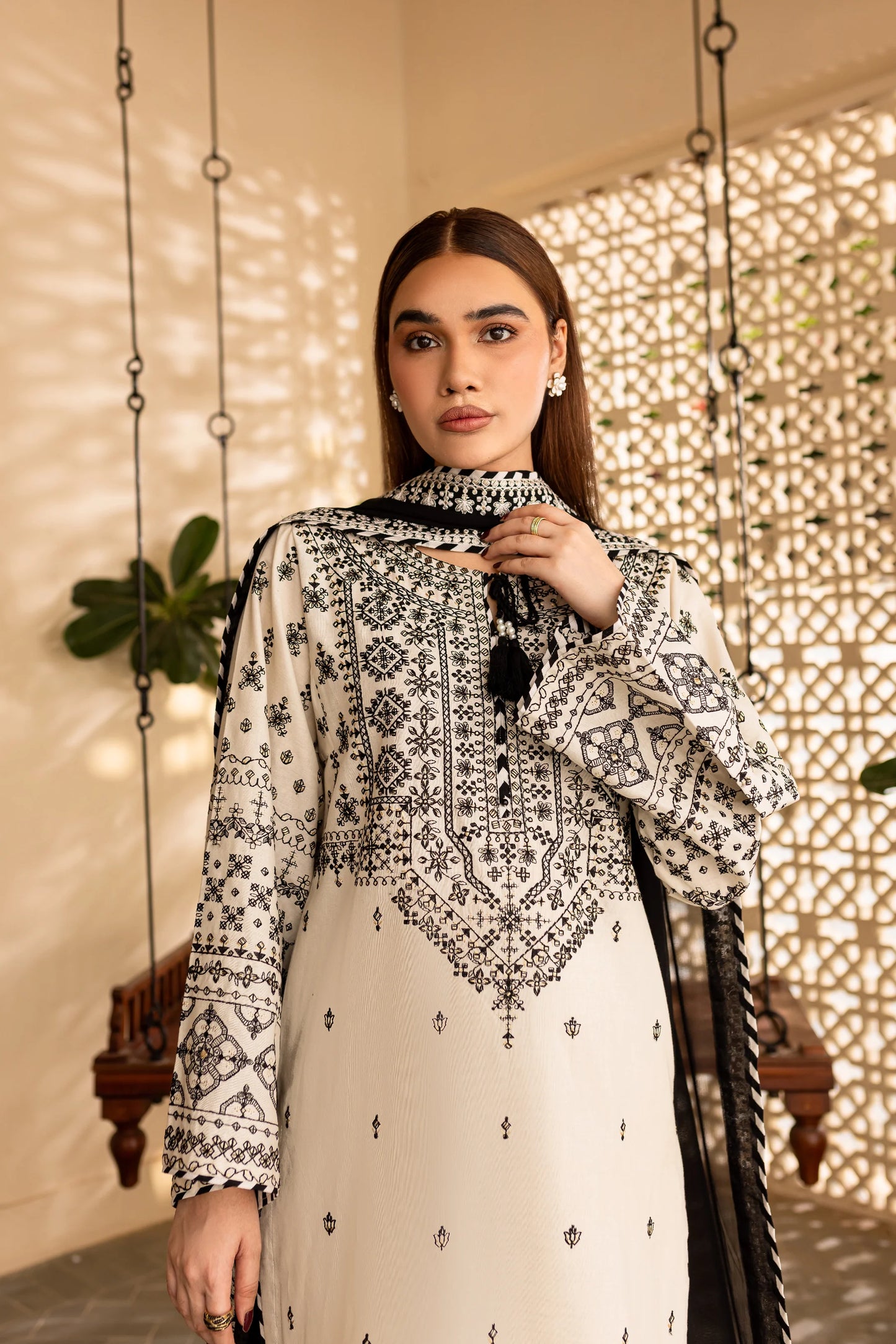 BATIK-3PC LAWN EMBROIDERED SHIRT WITH CHIFFON EMBROIDERED DUPATTA AND TROUSER-BIC-3689