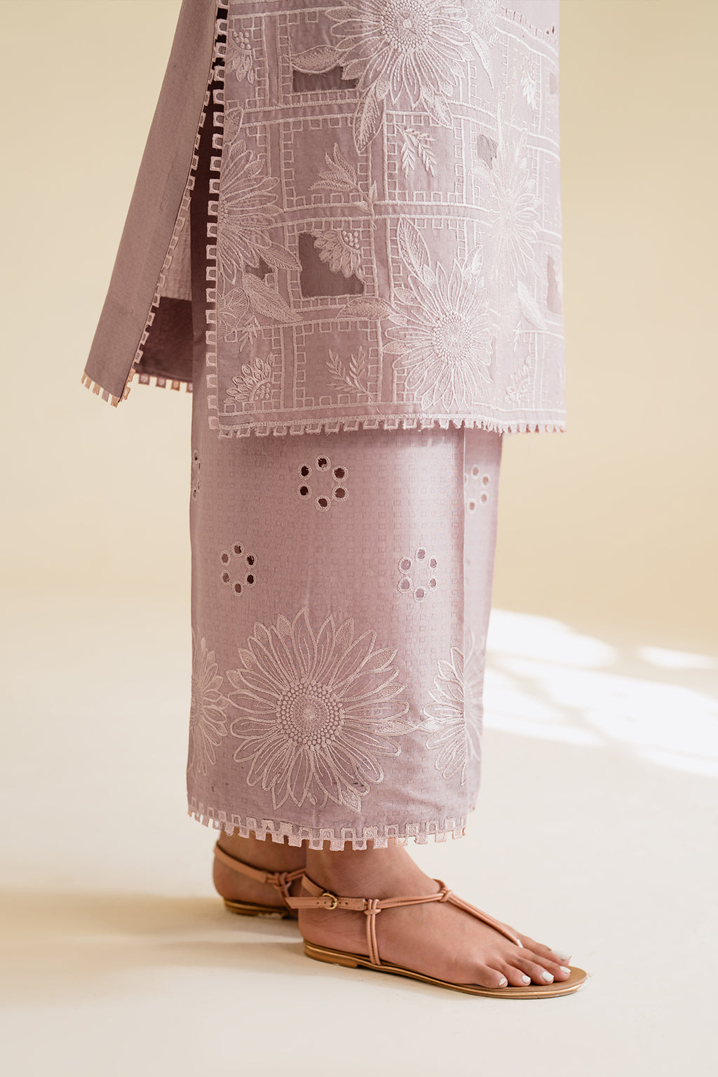 IZNIK-3PC LAWN EMBROIDERED SHIRT WITH KHAADI NET DUPATTA & TROUSER-BIC-3779