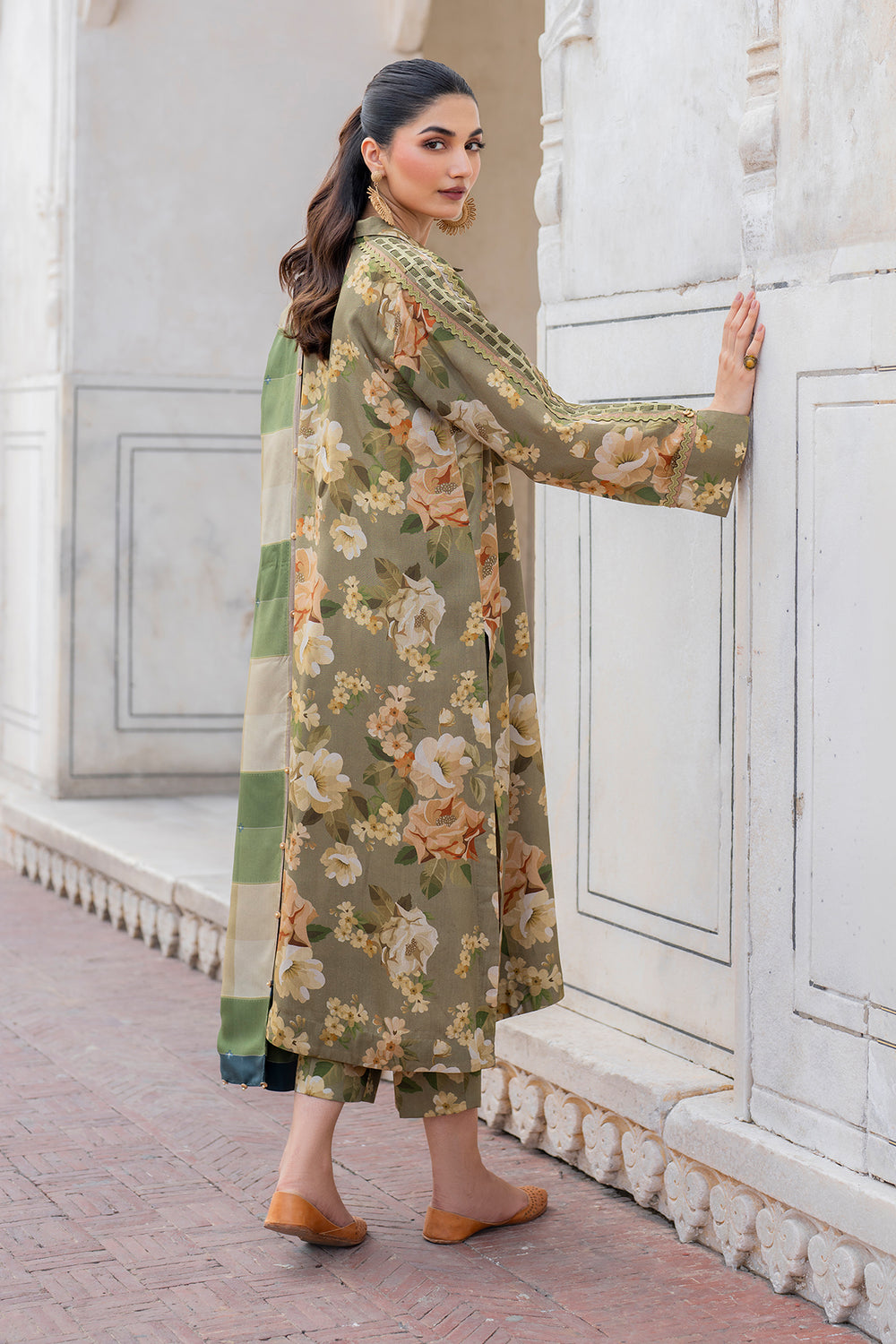 BAROUQE-3PC KARANDI PRINTED SHIRT WITH KARANDI PRINTED DUPATTA AND TROUSER-BIC-2579