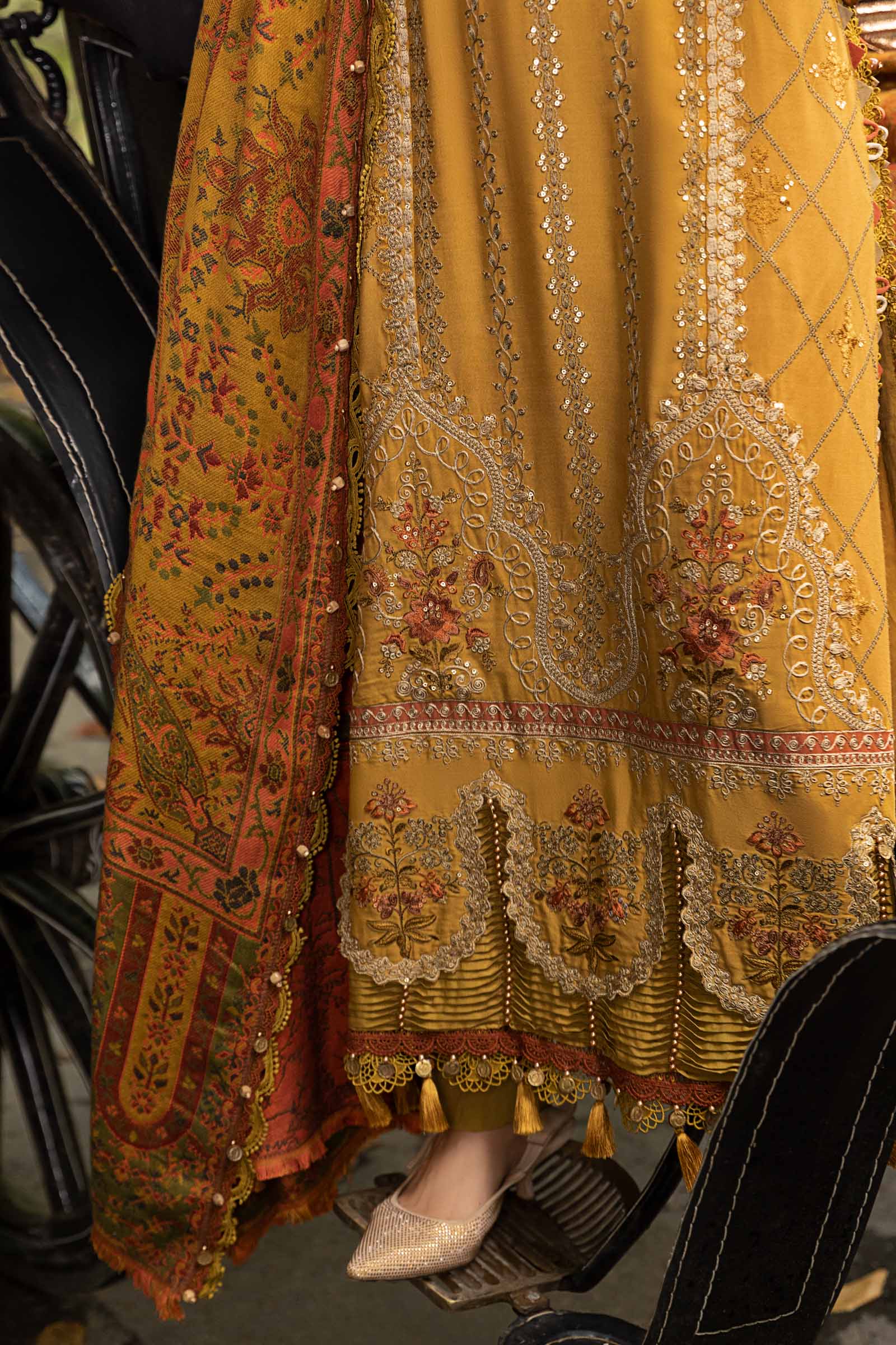 MARIA.B-3PC KARANDI EMBROIDERED SHIRT WITH COURTRAI PRINTED SHAWL AND TROUSER-BIC-4286