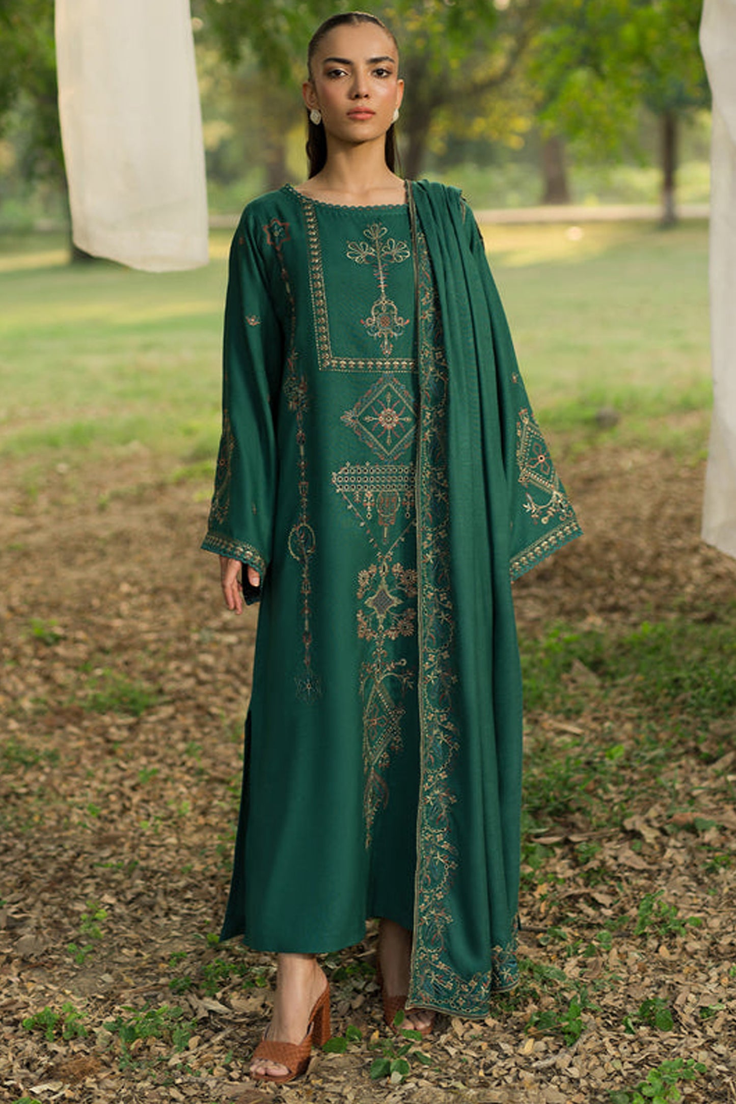 SAPPHIRE-3PC LAWN EMBROIDERED SHIRT WITH LAWN EMBROIDERED DUPATTA AND TROUSER-BIC-3694