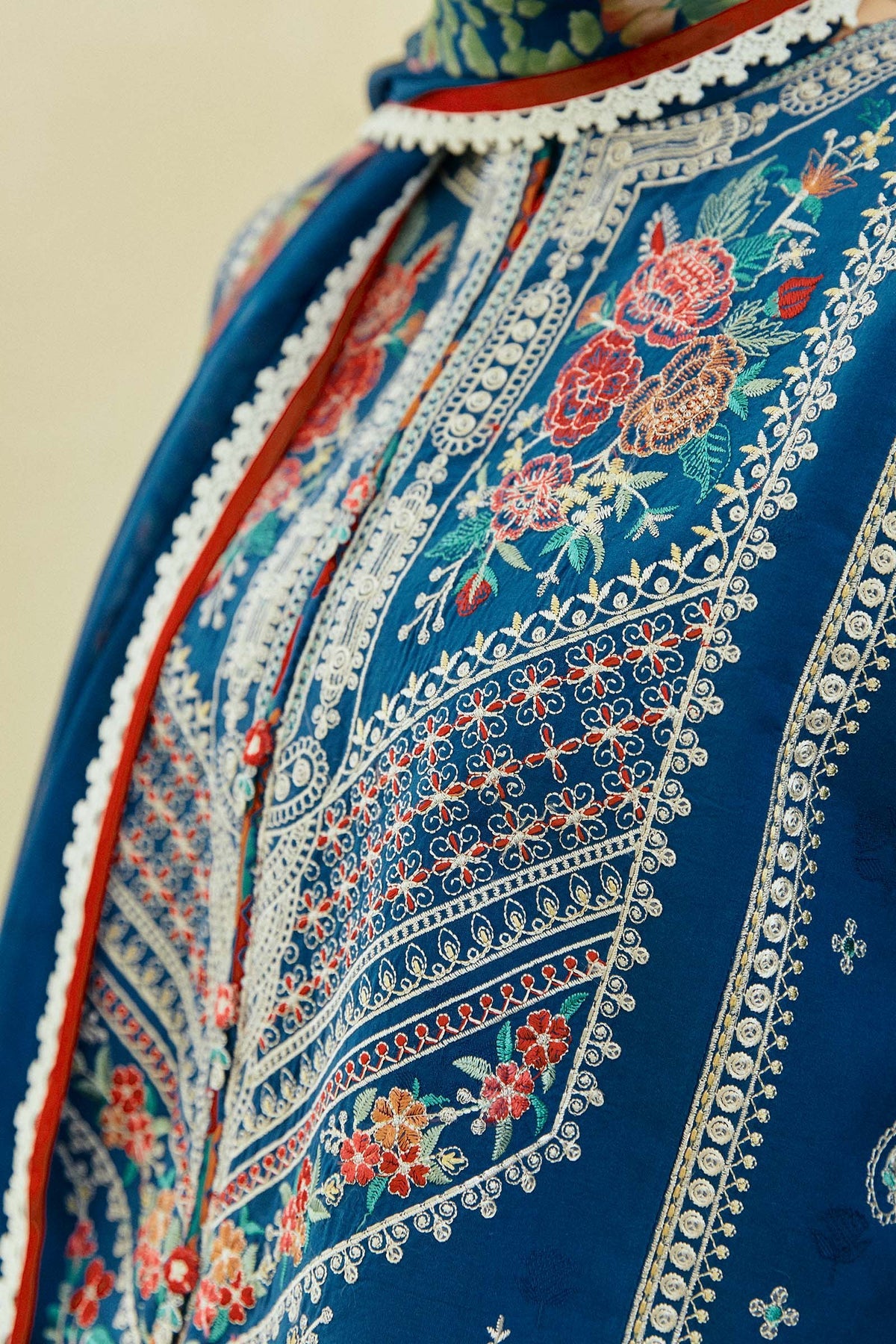 ZARASHAHJAHAN- 3PC DHANAK EMBROIDERED SHIRT WITH COUTRAI WOOL PRINT SHAWL & EMB TROUSER -BIC-4072