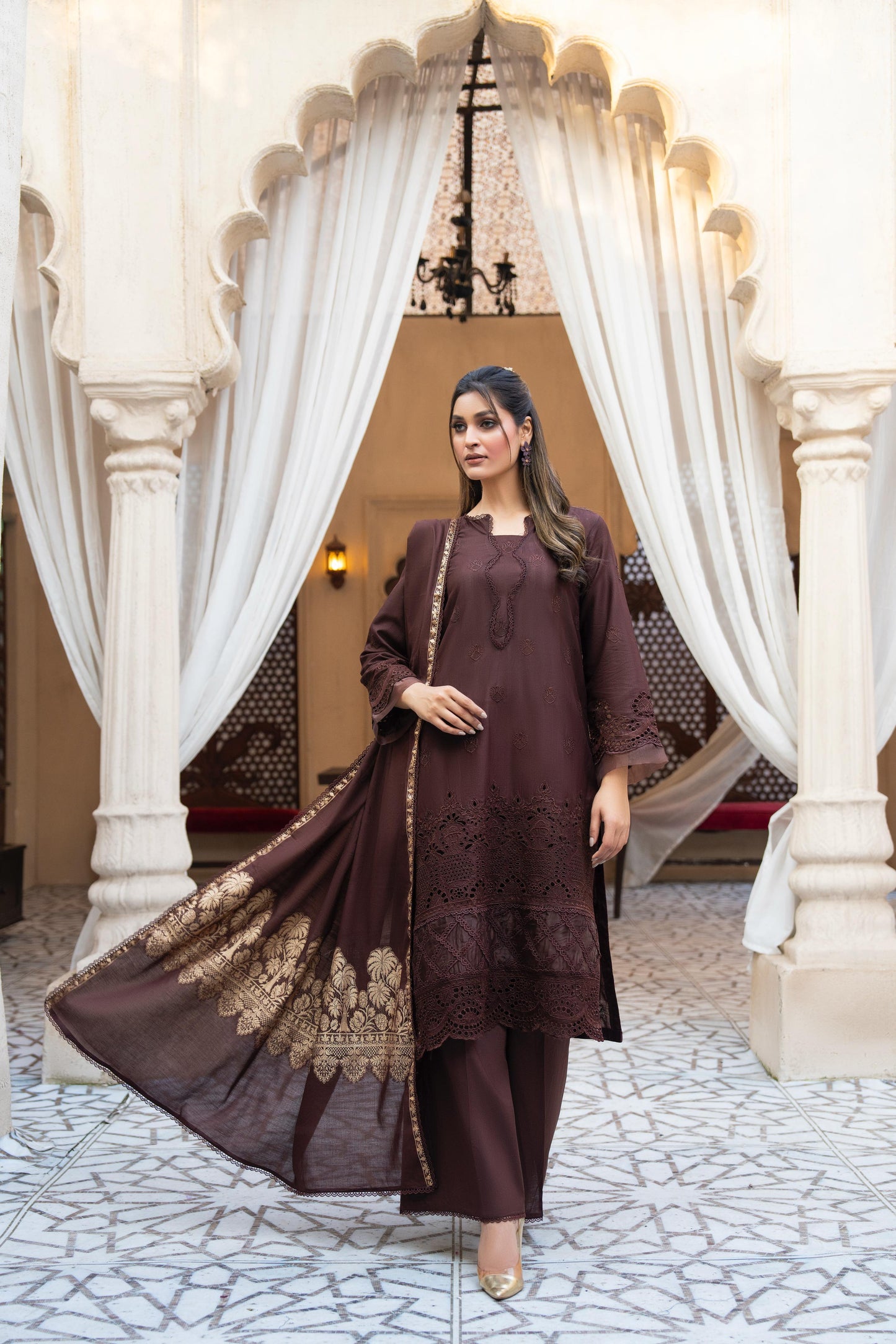 MIRAKHI-3PC LAWN CHIKENKARI EMBROIDERED SHIRT WITH LAWN JACQUARD PRINT DUPATTA -BIC-5500