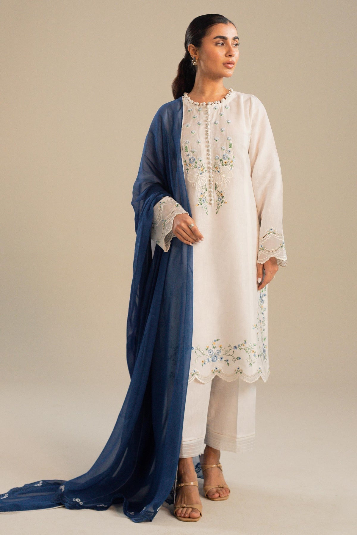 ZAHRA SHAH JAHAN 3PC DHANAK EMBROIDERED SHIRT WITH BAMBER CHIFFON EMBROIDERED DUPATTA AND TROUSER-BIC-4054