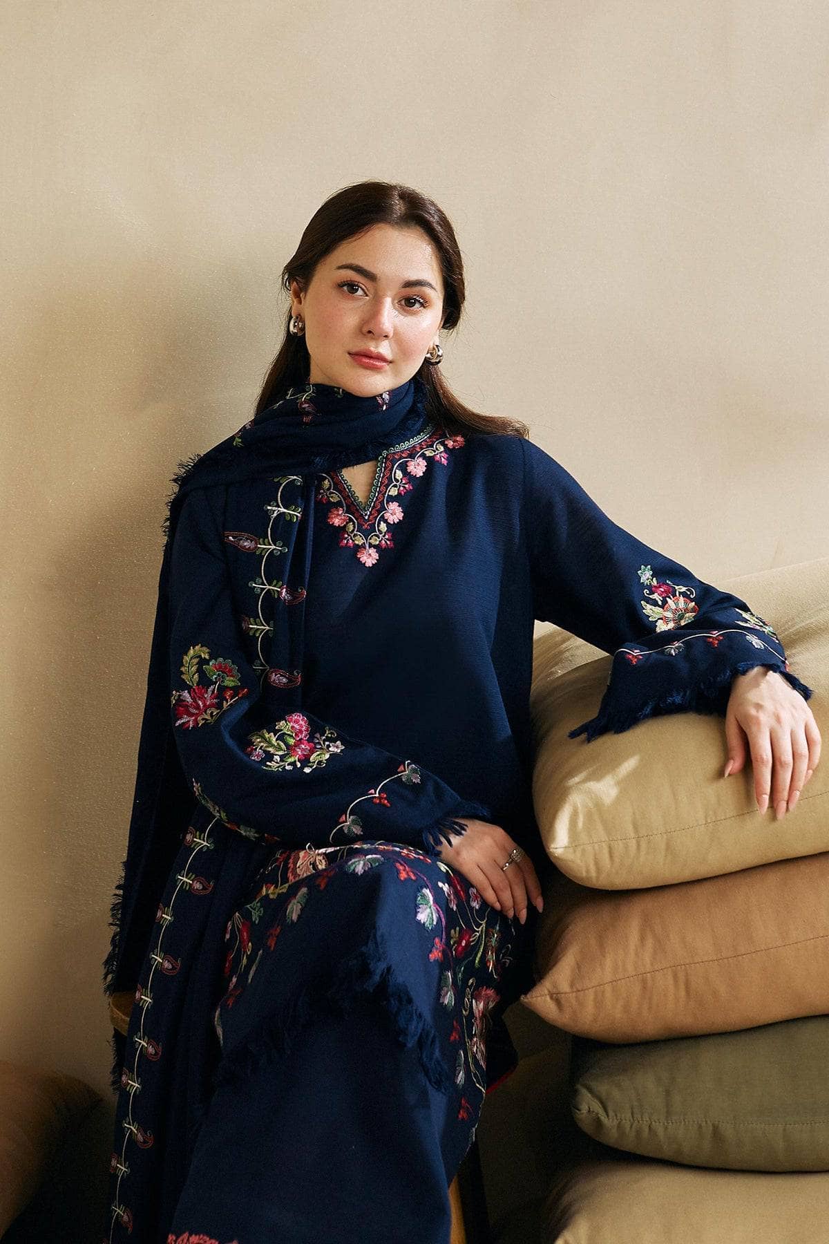 ZARA SHAH JAHAN-3PC DHANAK EMBROIDERED SHIRT WITH DHANAK EMBROIDERED SHAWL AND EMB TROUSER-BIC-4221