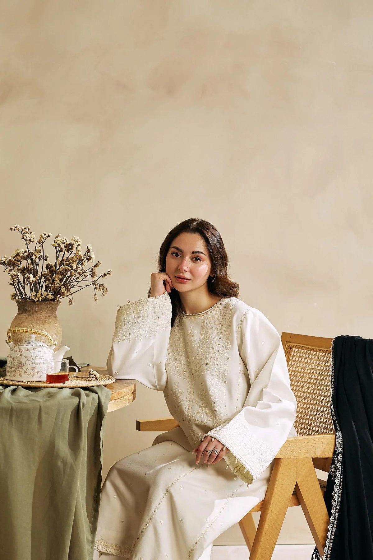 ZARA SHAH JAHAN-3PC DHANAK EMBROIDERED SHIRT WITH DHANAK EMBROIDERED SHAWL & EMB TROUSER-BIC-4010