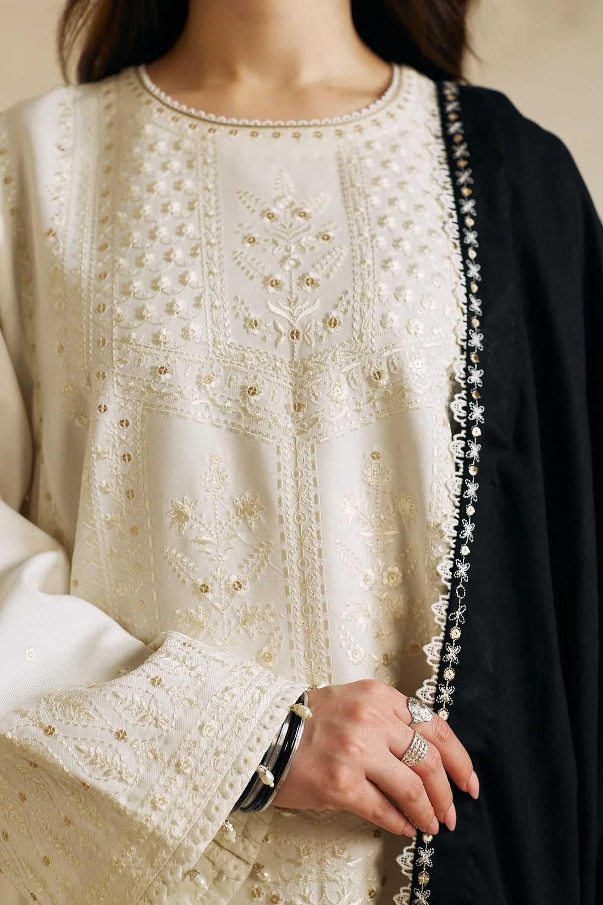 ZARA SHAH JAHAN-3PC DHANAK EMBROIDERED SHIRT WITH DHANAK EMBROIDERED SHAWL & EMB TROUSER-BIC-4010