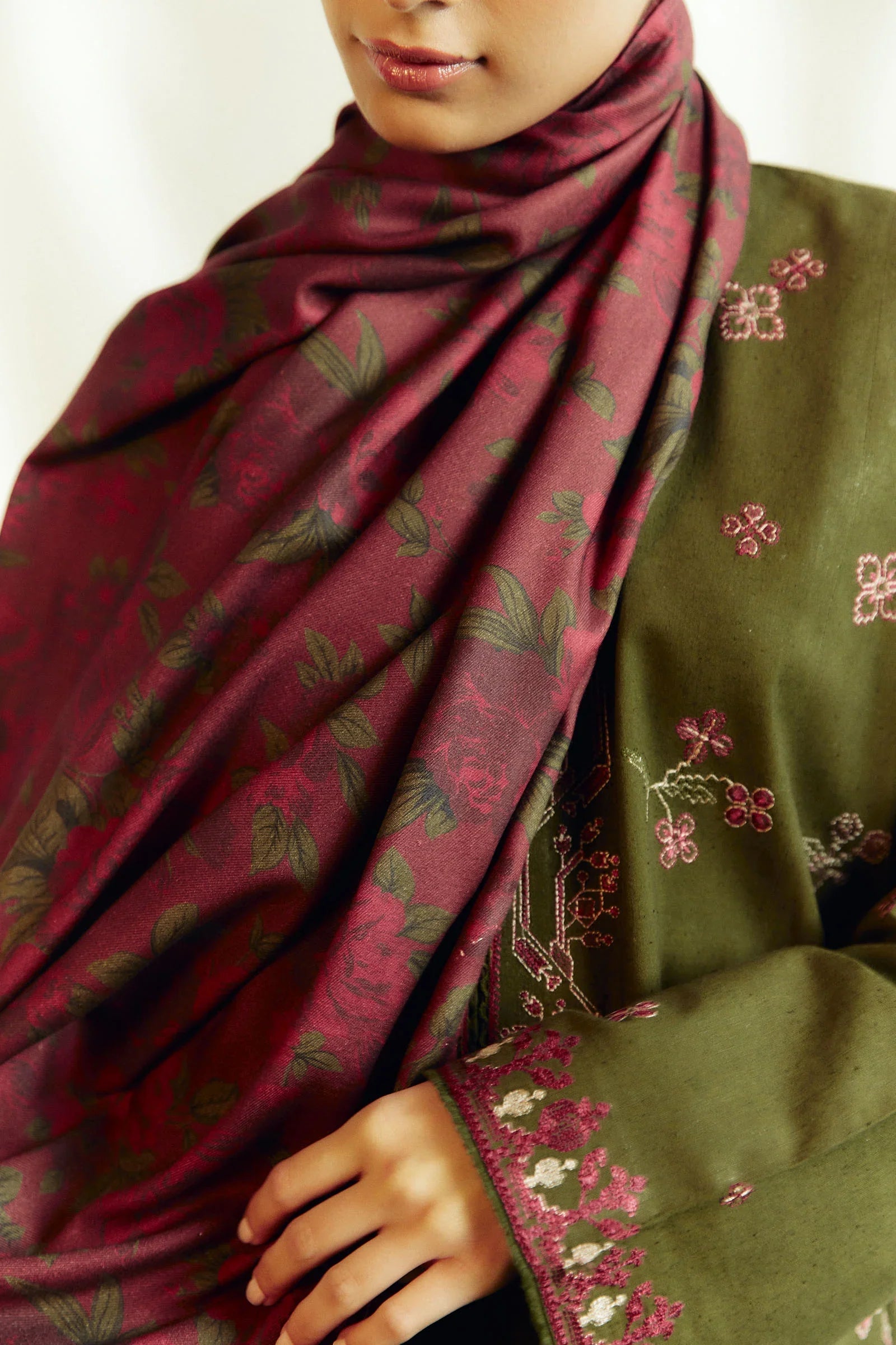 ZARA SHAH JAHAN- 3PC DHANAK EMBROIDERED SHIRT WITH COURTRAI PRINTED SHAWL AND TROUSER-BIC-4046
