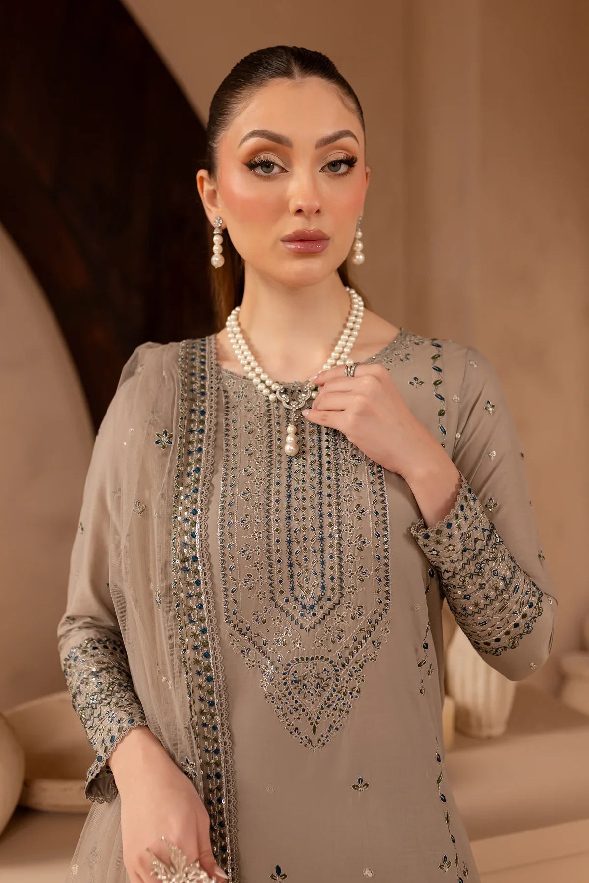BATIK-3PC DHANAK EMBROIDERED SHIRT WITH ORGANZA EMBROIDERED DUPATTA AND EMB TROUSER-BIC-4120