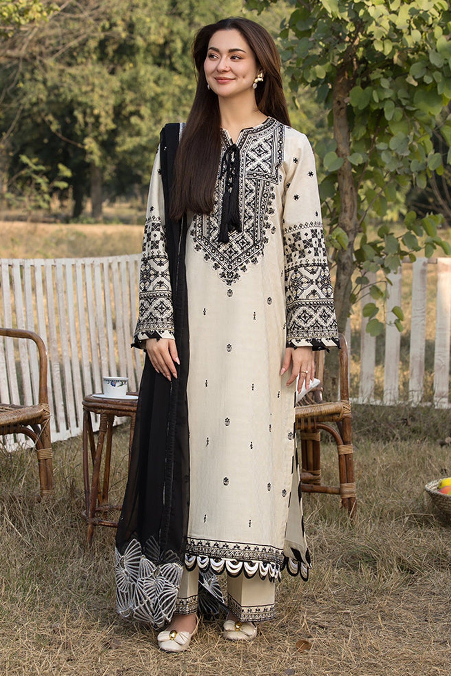 QALAMQAR-3PC LAWN EMBROIDERED SHIRT WITH CHIFFON EMBROIDERED DUPATTA AND TROUSER-BIC-3757