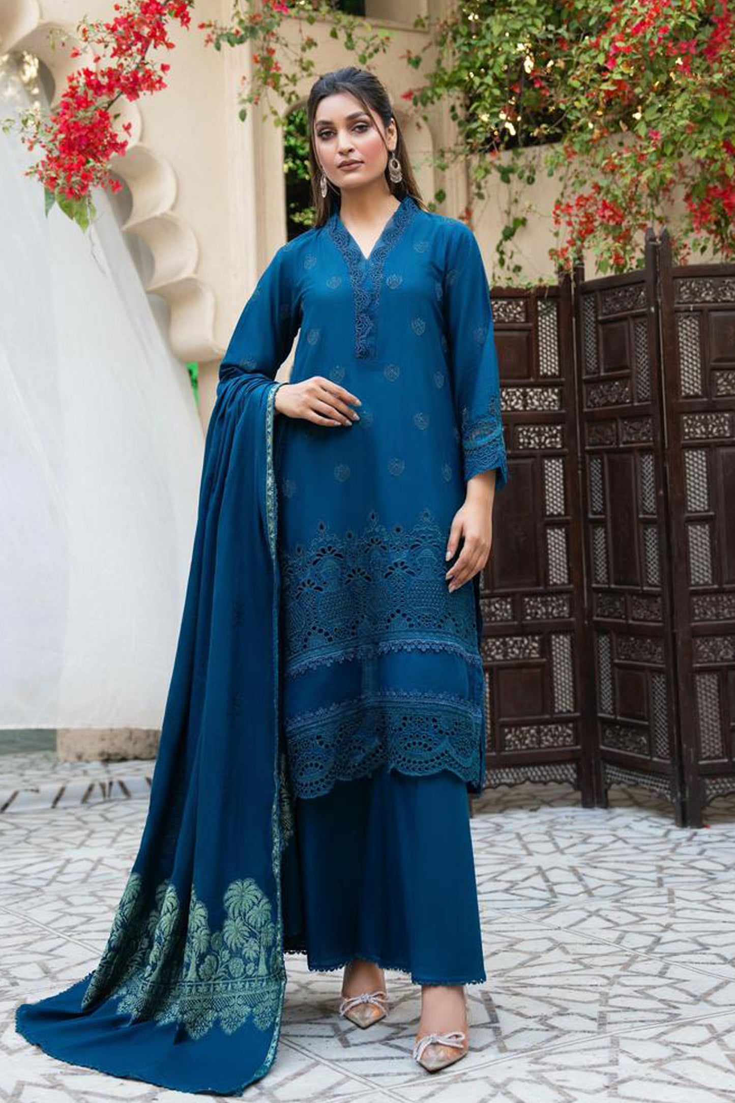 MIRAKHI-3PC LAWN CHIKENKARI EMBROIDERED SHIRT WITH LAWN JACQUARD PRINT DUPATTA-BIC-5600
