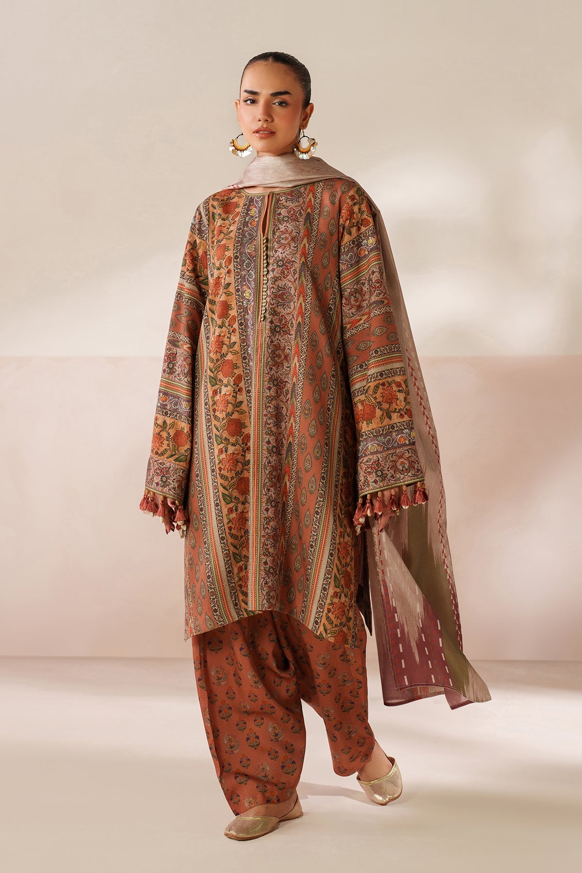 BAROQUE-3PC VISCOSE PRINTED SHIRT WITH VISCOSE PRINTED DUPATTA AND TROUSER-BIC