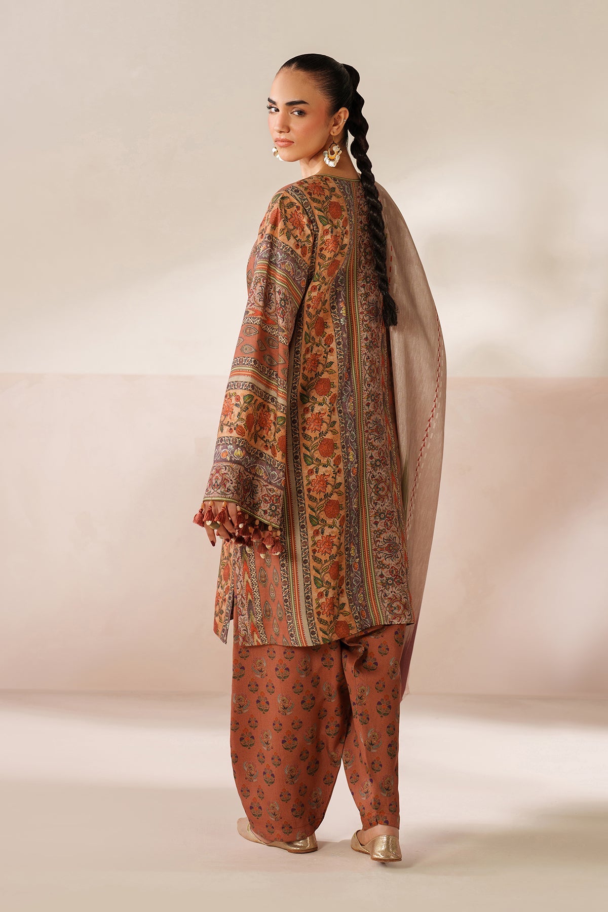 BAROQUE-3PC VISCOSE PRINTED SHIRT WITH VISCOSE PRINTED DUPATTA AND TROUSER-BIC