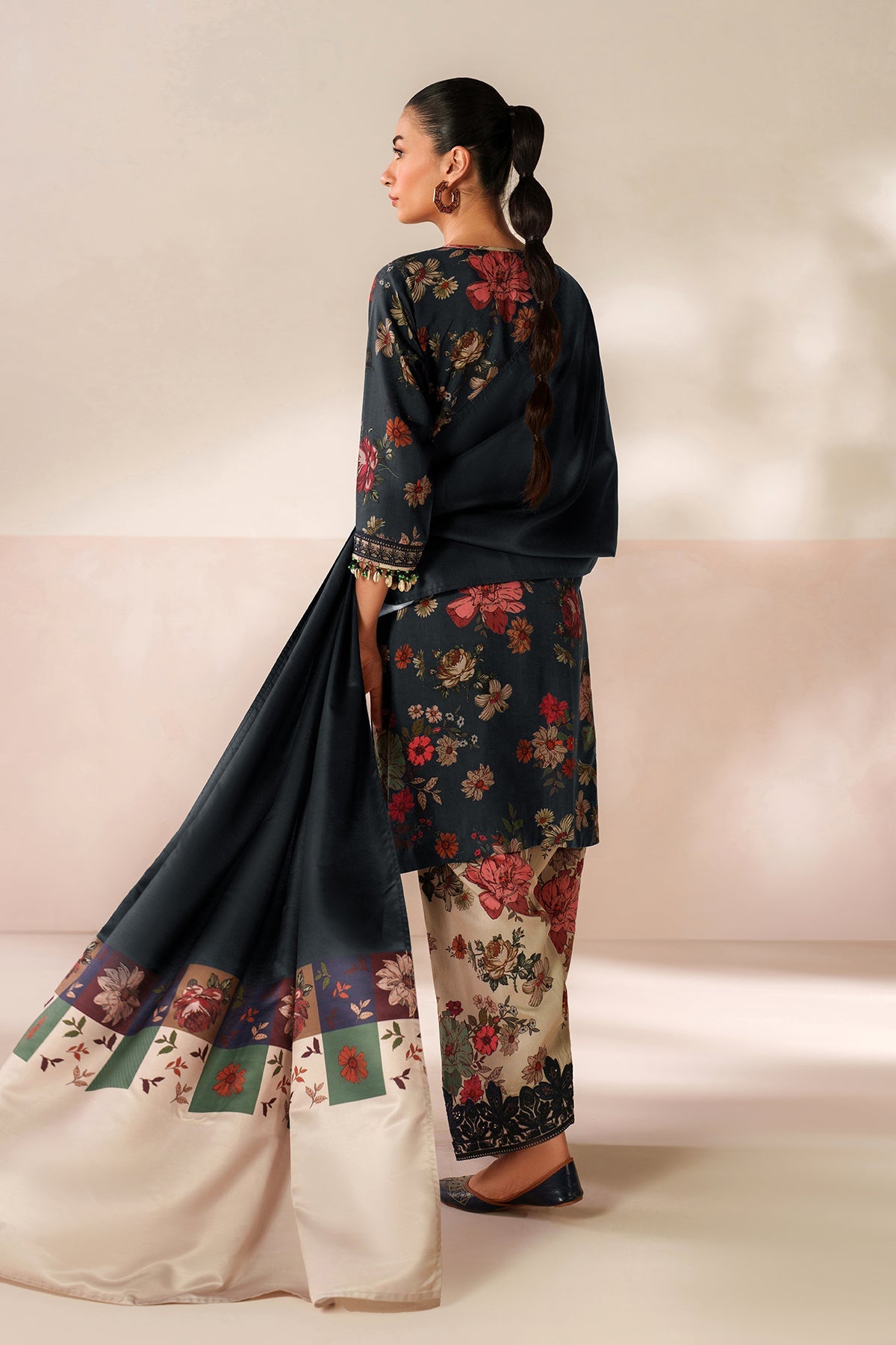 BAROQUE-3PC VISCOSE PRINTED SHIRT WITH VISCOSE PRINTED DUPATTA AND TROUSER-BIC-