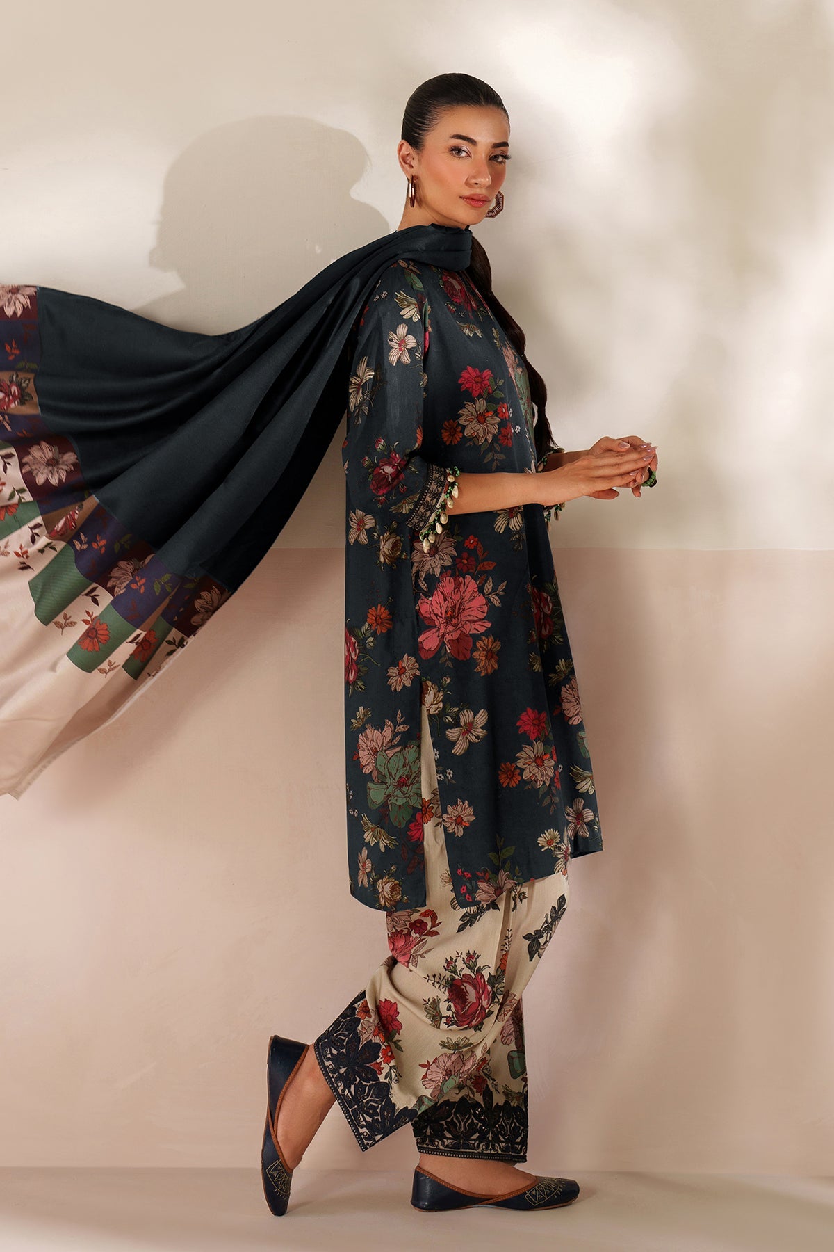 BAROQUE-3PC VISCOSE PRINTED SHIRT WITH VISCOSE PRINTED DUPATTA AND TROUSER-BIC-