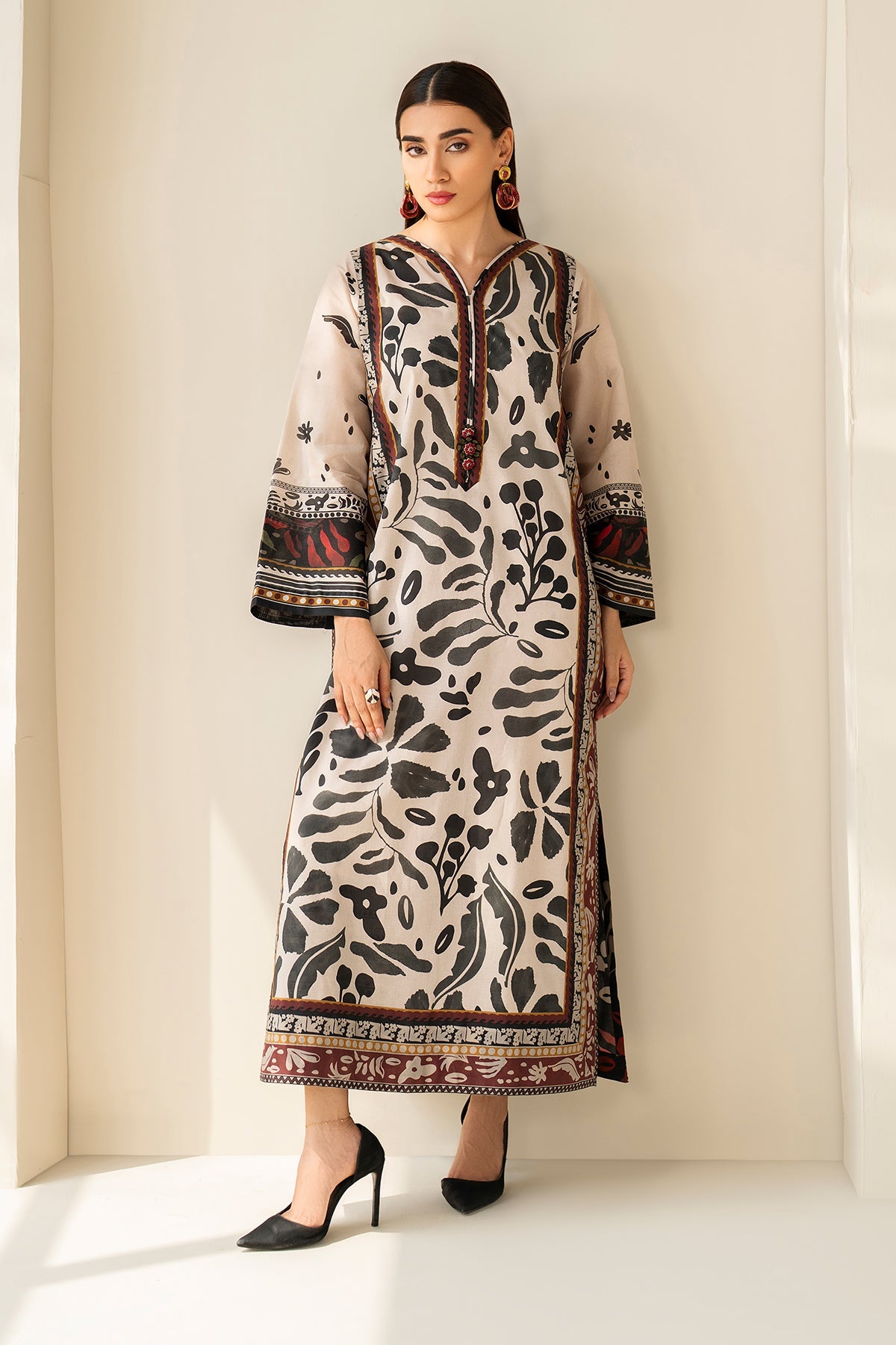 BAROQUE-3PC LAWN DIGITAL PRINTED SHIRT WITH SILK PRINTED DUPATTA AND PRINTED TROUSER-BIC-032