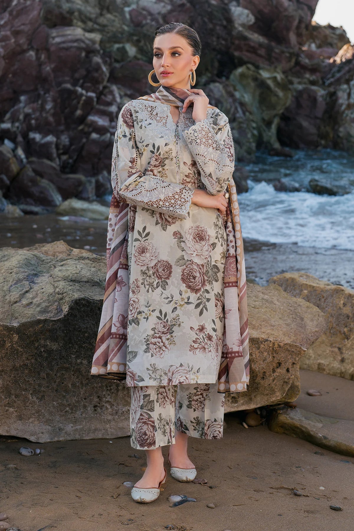 BAROUQE-3PC KARANDI PRINTED SHIRT WITH KARANDI PRINTED DUPATTA AND TROUSER-BIC-2571