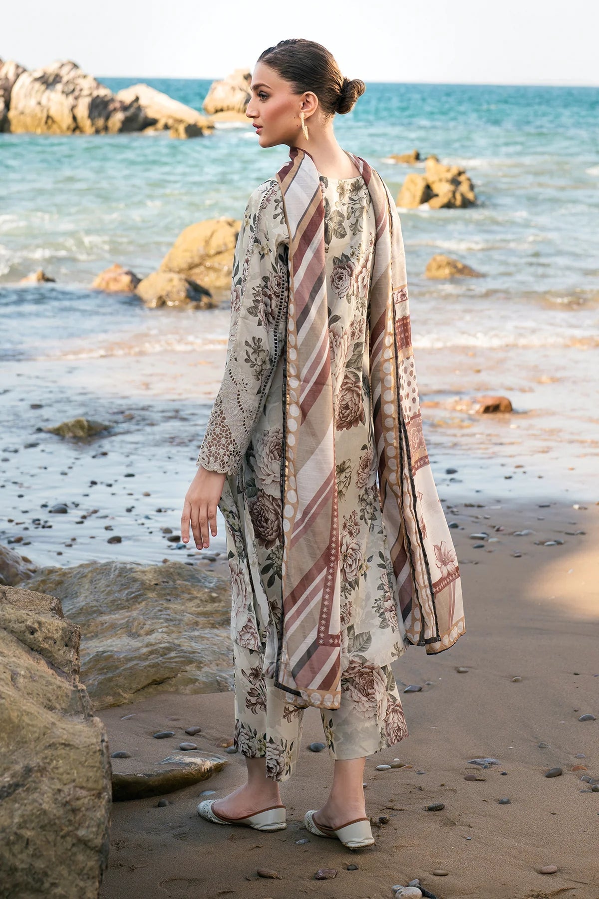 BAROUQE-3PC KARANDI PRINTED SHIRT WITH KARANDI PRINTED DUPATTA AND TROUSER-BIC-2571