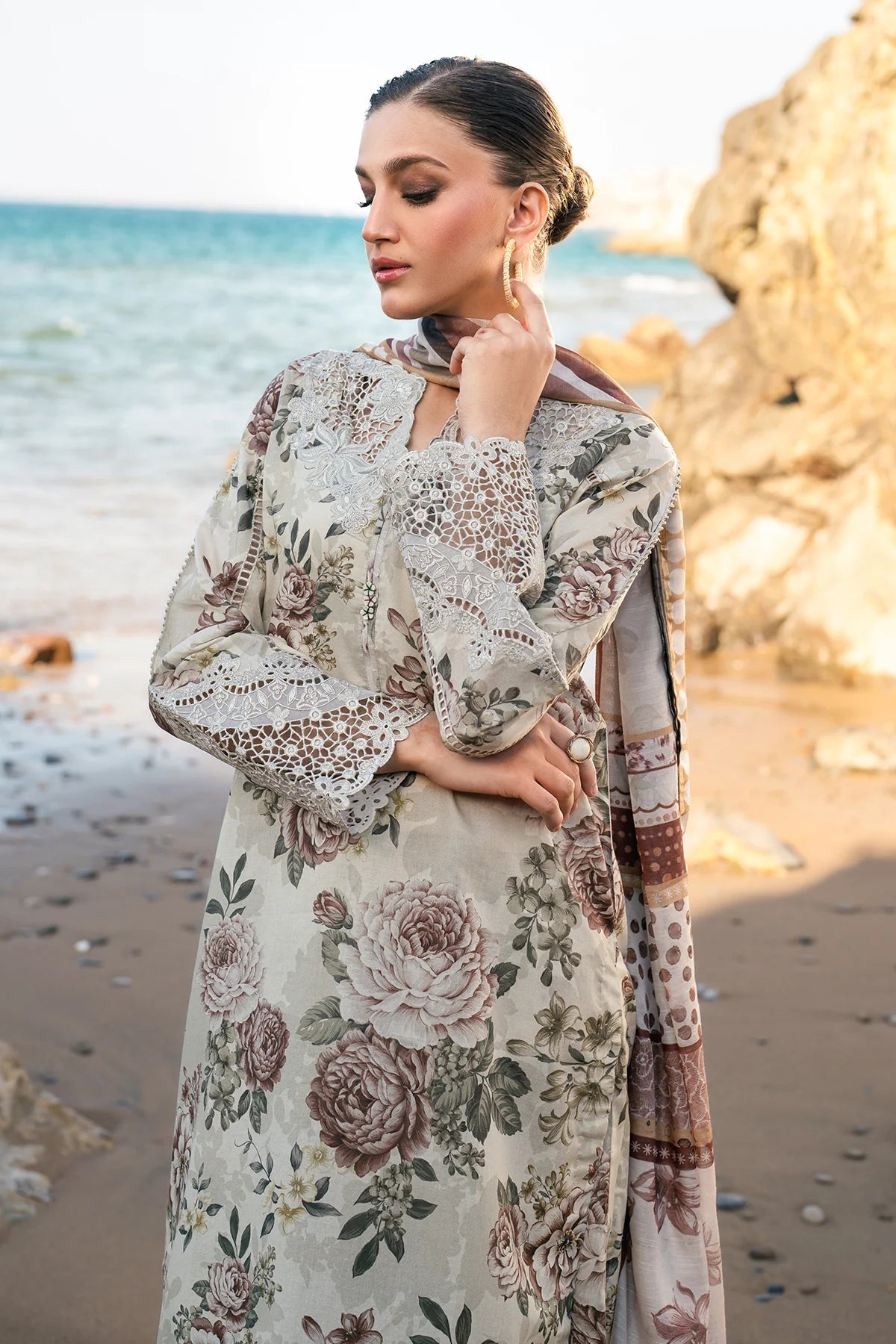 BAROUQE-3PC KARANDI PRINTED SHIRT WITH KARANDI PRINTED DUPATTA AND TROUSER-BIC-2571