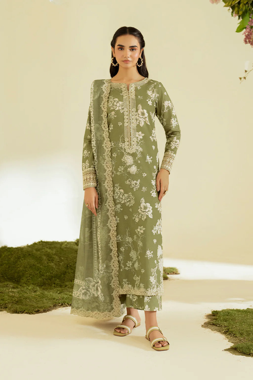 IZNIK-3PC LAWN DIGITAL PRINTED EMB SHIRT WITH SILK PRINTED EMB DUPATTA AND PRINTED TROUSER-BIC-001