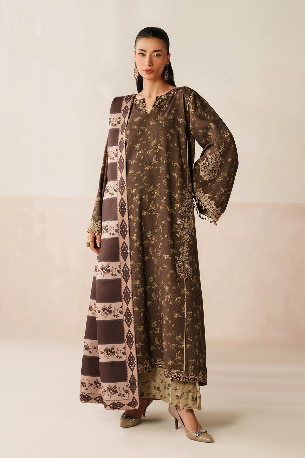 BAROQUE-3PC KHADDAR PRINTED SHIRT WITH KHADDAR PRINTED DUPATTA AND PRINT TROUSER-BIC-2663