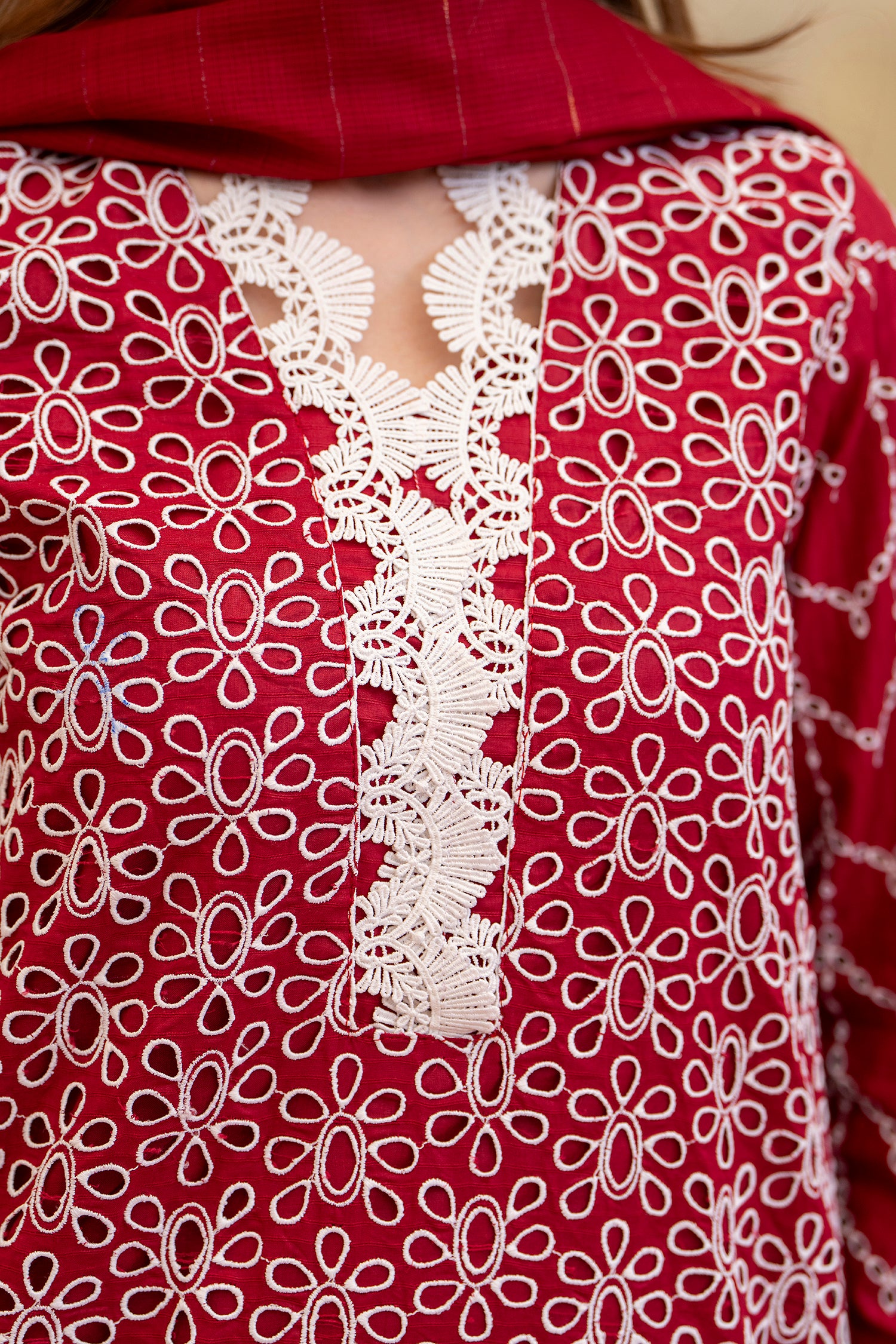 MIRAKHI-3PC LAWN CHIKENKARI EMBROIDERED SHIRT WITH LAWN TUBE SLUB DUPATTA-BIC-6500