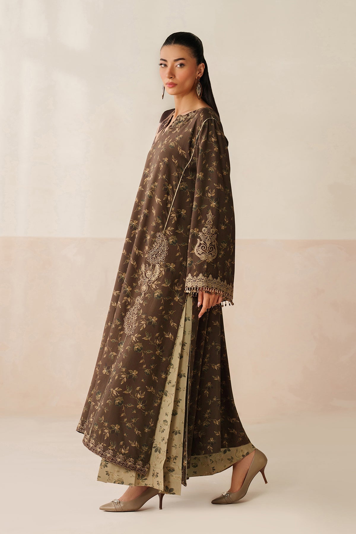 BAROQUE-3PC KHADDAR PRINTED SHIRT WITH KHADDAR PRINTED DUPATTA AND PRINT TROUSER-BIC-2663