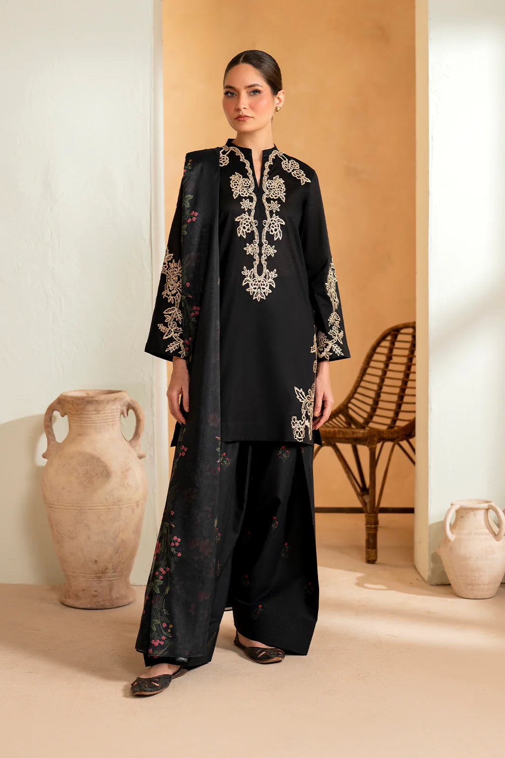 IZNIK- 3PC LAWN EMBROIDERED SHIRT WITH CHIFFON PRINTED DUPATTA AND EMB TROUSER-BIC-4513