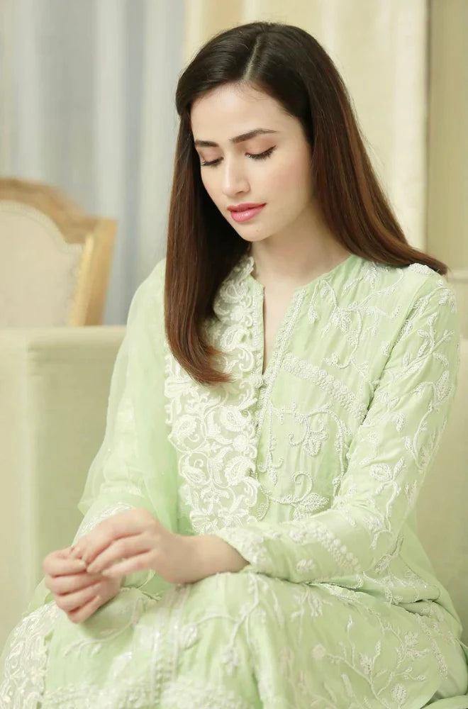BAREEZE- 3PC LAWN EMBROIDERED SHIRT WITH ORGANZA EMBROIDERED DUPATTA & TROUSER-BIC-3632