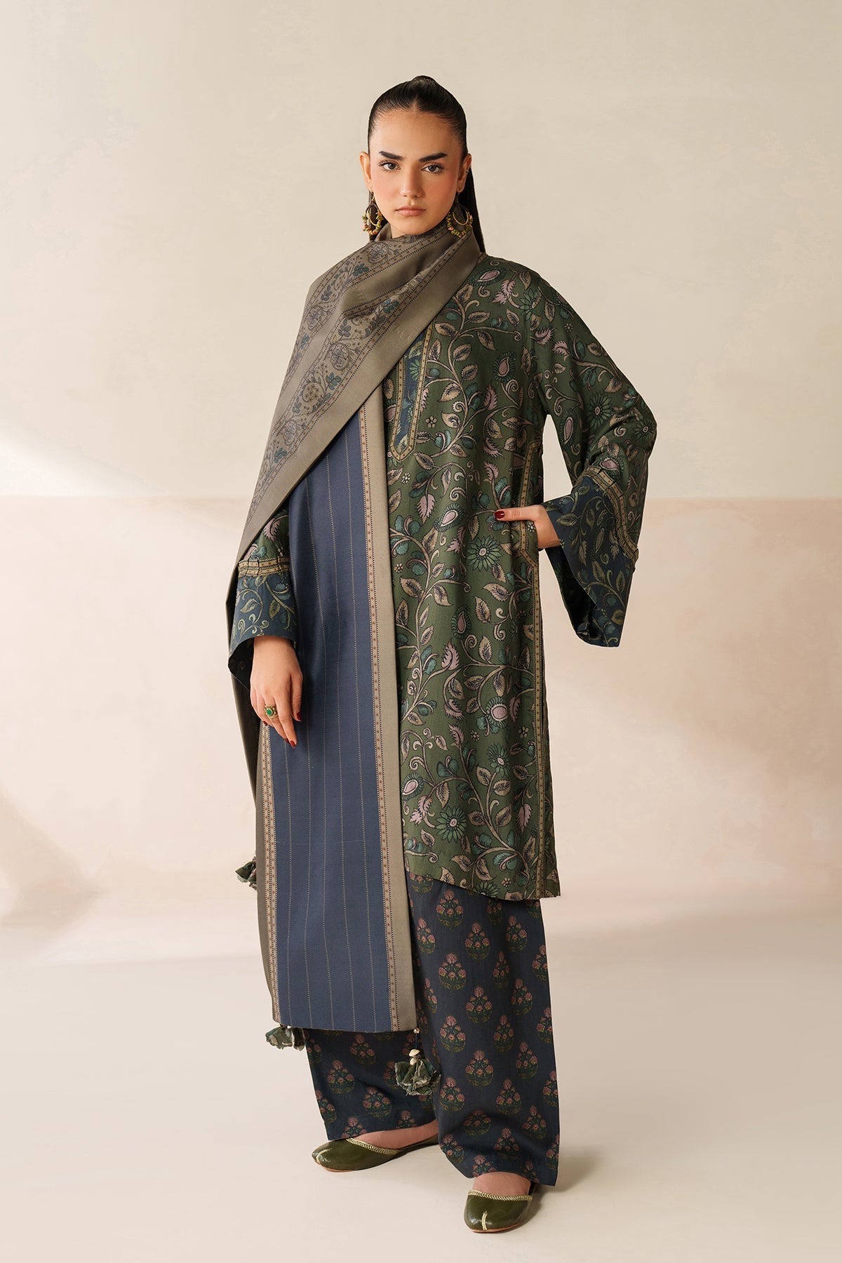 BAROQUE-3PC VISCOSE PRINTED SHIRT WITH VISCOSE PRINTED DUPATTA AND TROUSER-BIC-
