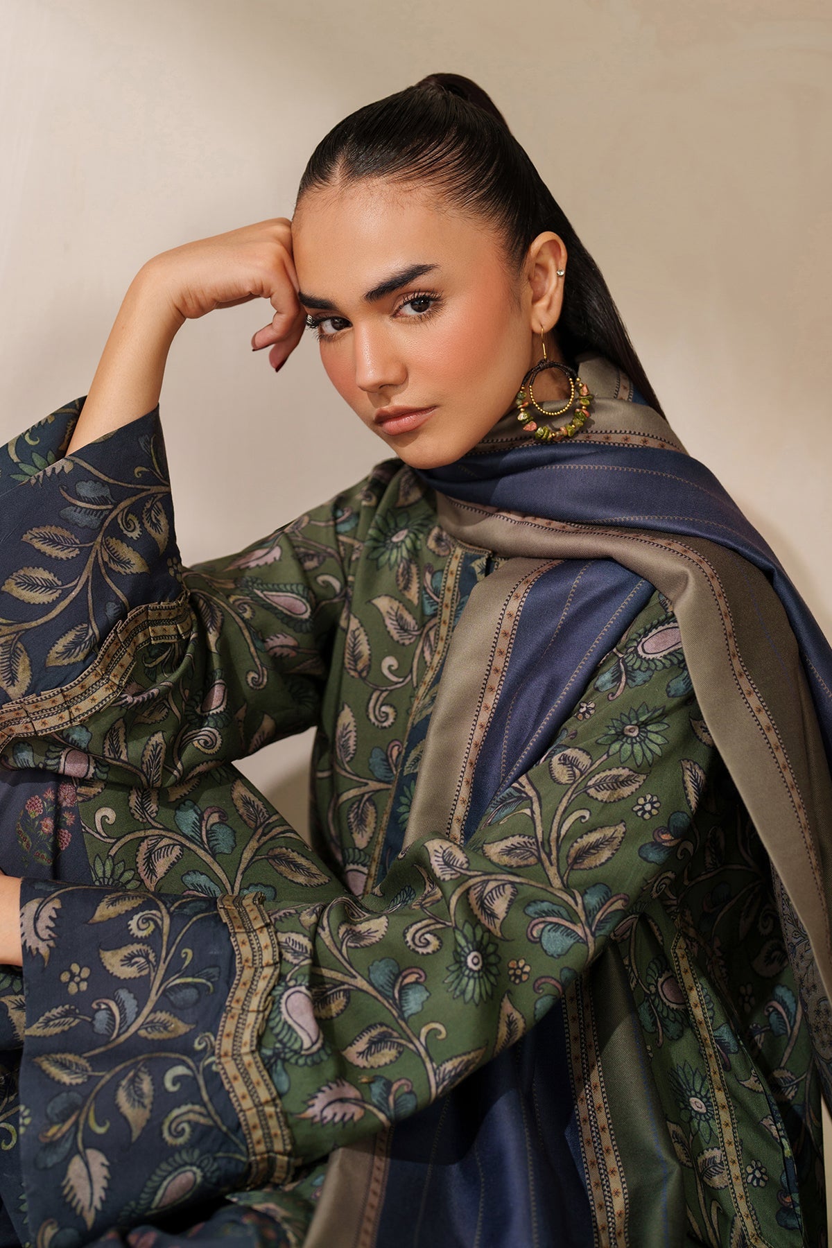 BAROQUE-3PC VISCOSE PRINTED SHIRT WITH VISCOSE PRINTED DUPATTA AND TROUSER-BIC-
