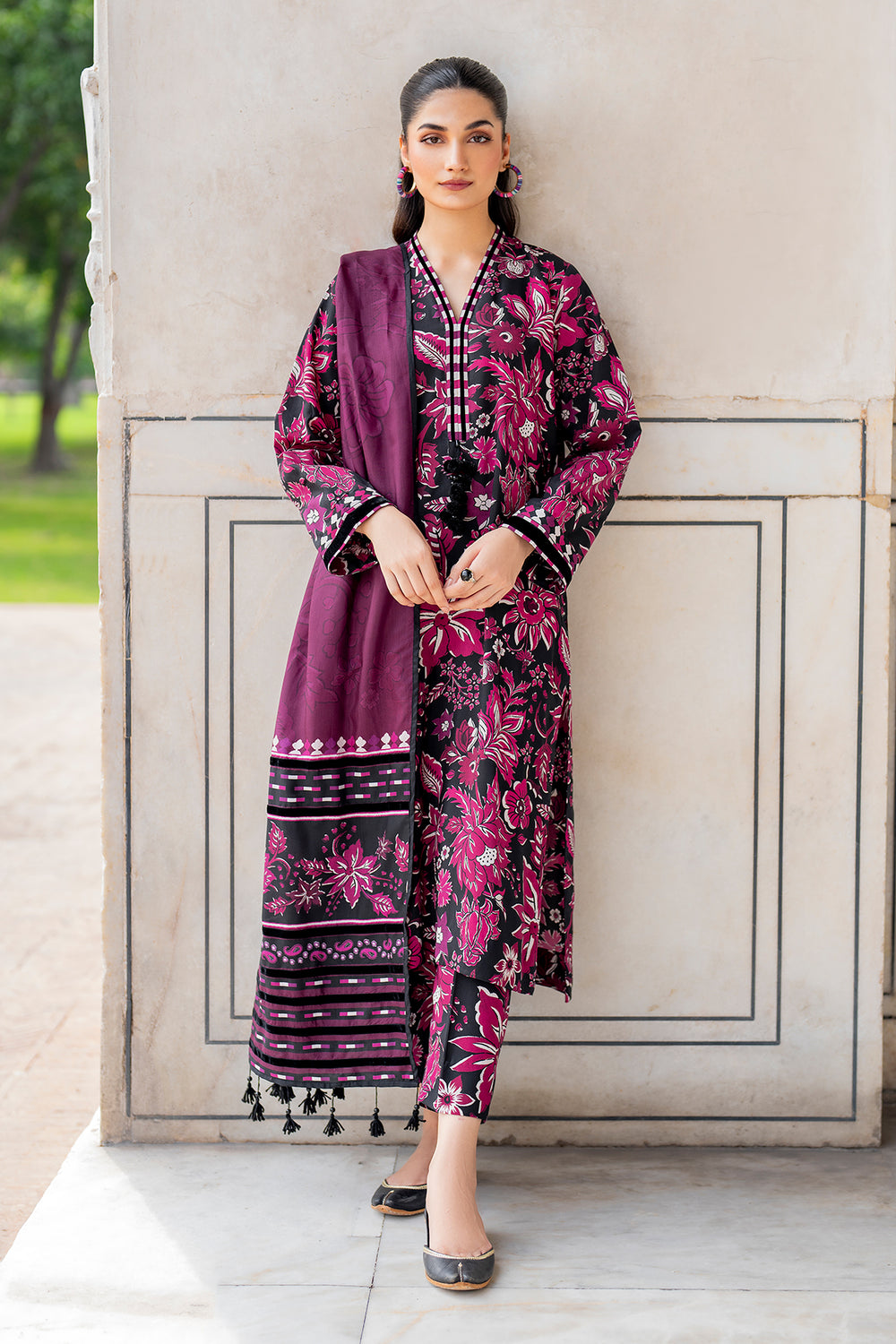 BAROUQUE-3PC KHADDAR PRINTED  SHIRT WITH KHADDAR PRINT DUPATTA AND PRINT TROUSER-BIC-2633