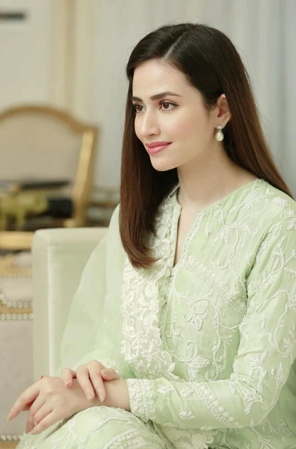 BAREEZE- 3PC LAWN EMBROIDERED SHIRT WITH ORGANZA EMBROIDERED DUPATTA & TROUSER-BIC-3632
