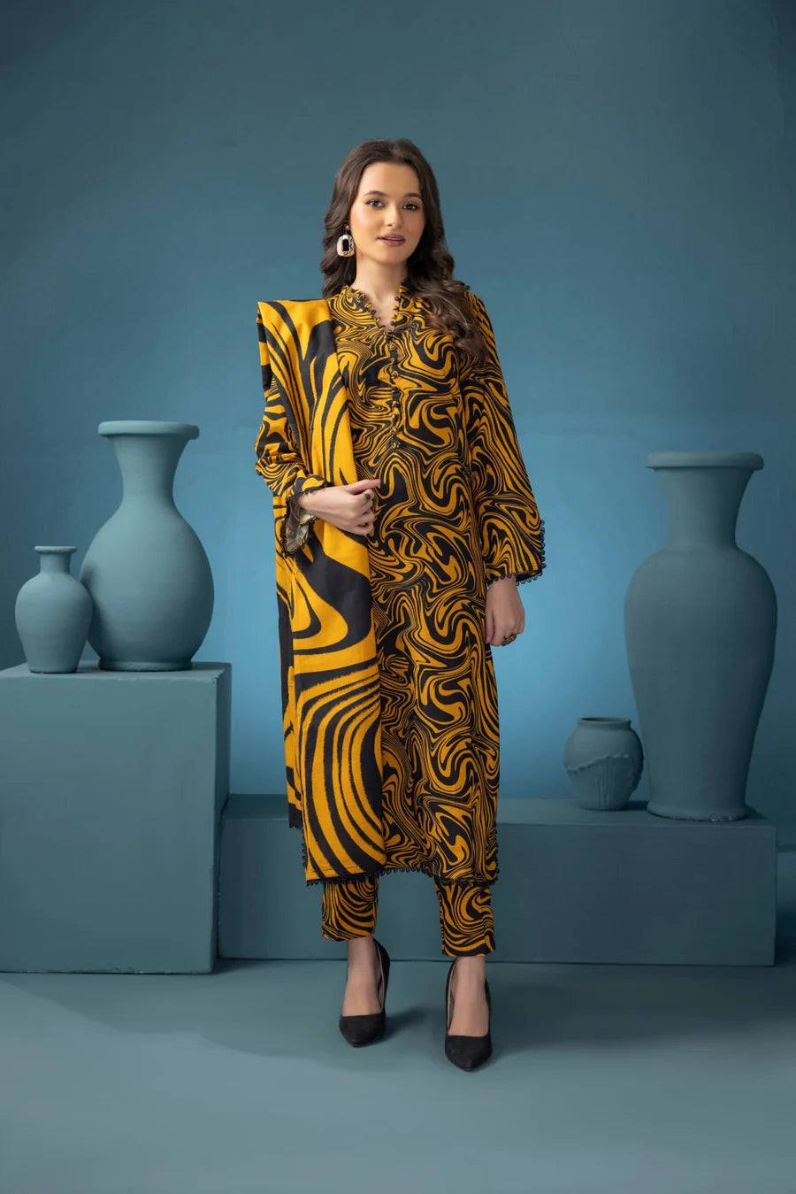 BAROQUE-3PC KHADDAR PRINTED SHIRT WITH KHADDAR PRINT DUPATTA AND PRINT TROUSER-BIC-2617
