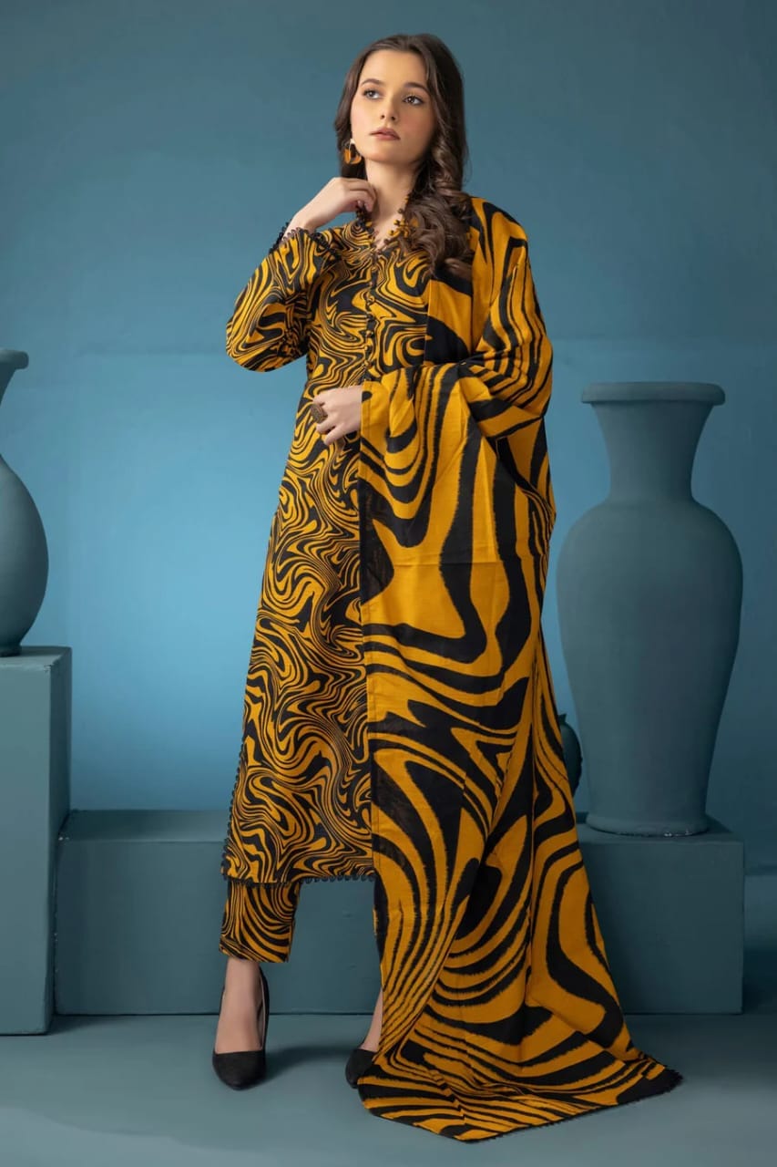 BAROQUE-3PC KHADDAR PRINTED SHIRT WITH KHADDAR PRINT DUPATTA AND PRINT TROUSER-BIC-2617