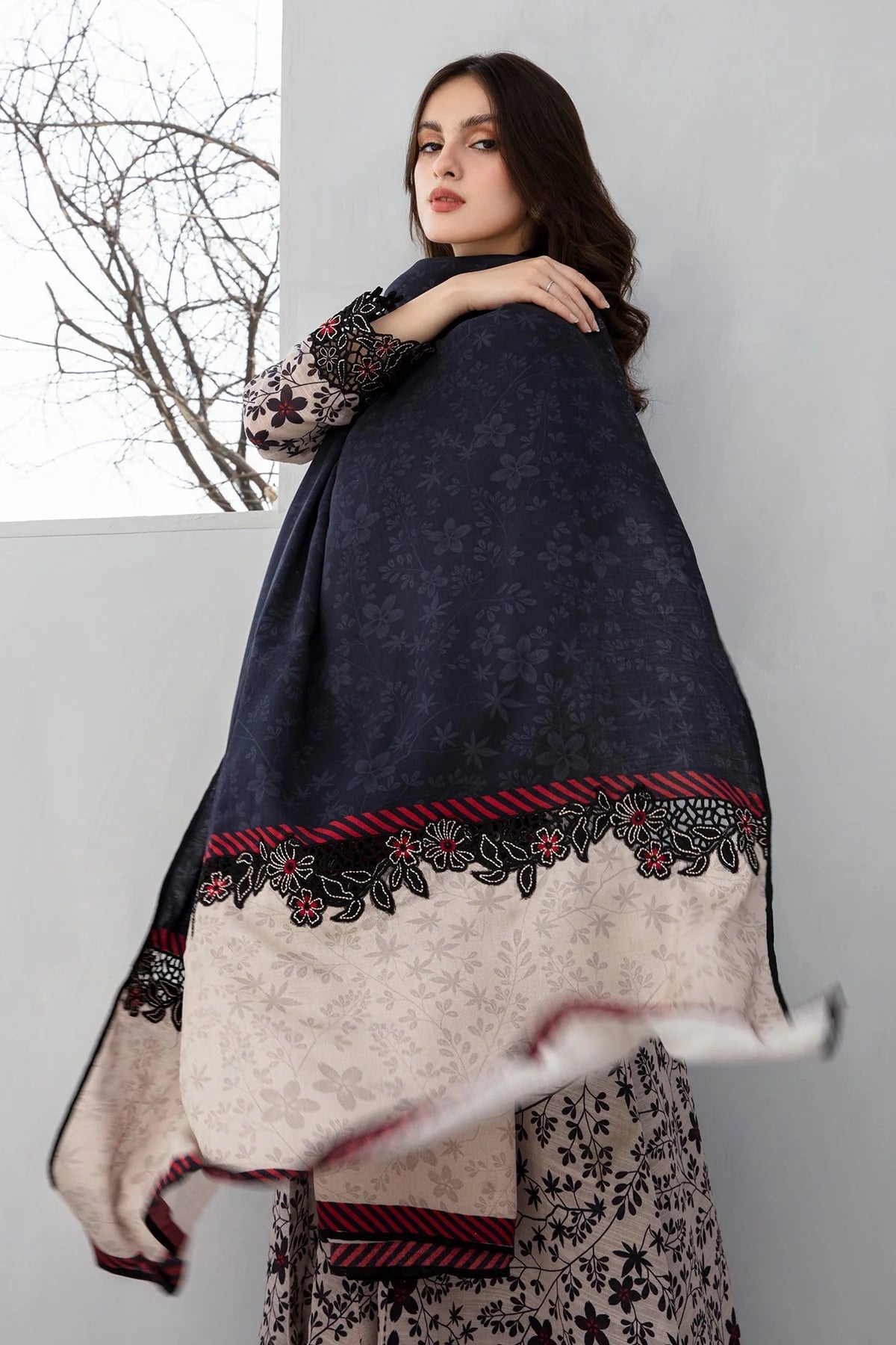 BAROUQE-3PC KHADDAR PRINTED  SHIRT WITH KHADDAR PRINT DUPATTA AND PRINT TROUSER-BIC-2560