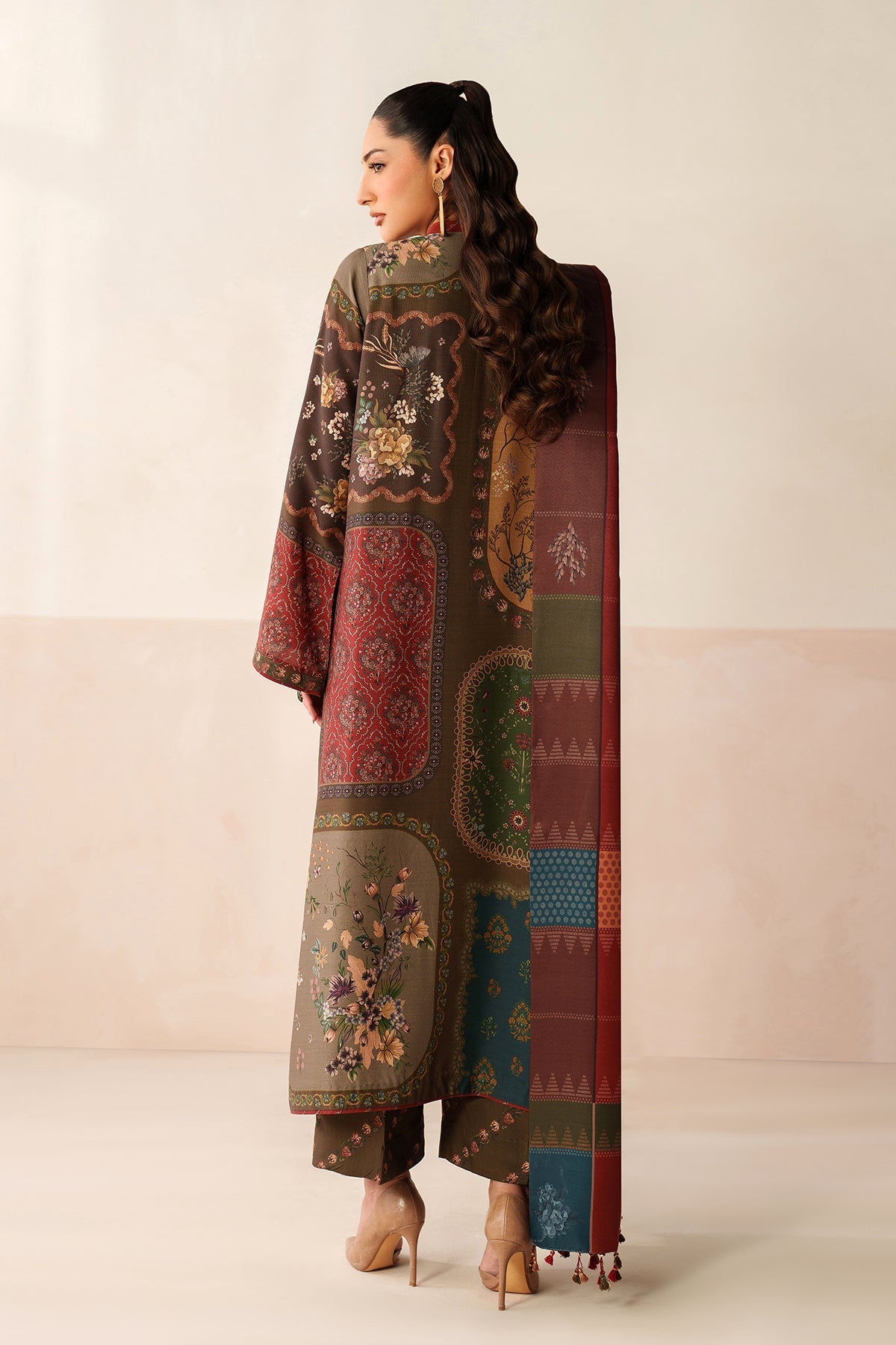 BAROQUE-3PC KHADDAR PRINTED SHIRT WITH KHADDAR PRINTED DUPATTA AND PRINTED TROUSER-BIC-2661