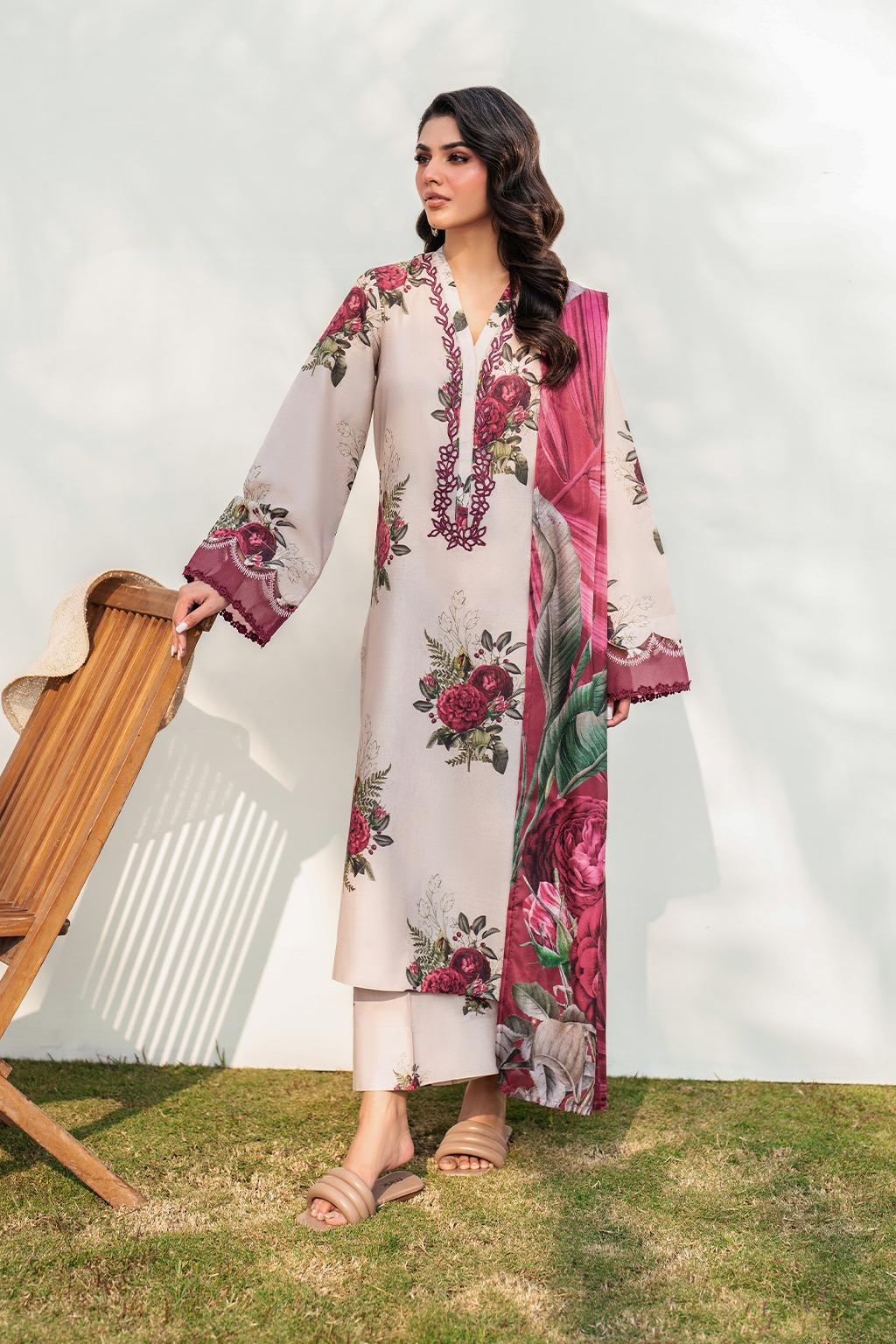 IZNIK-3PC KARANDI PRINTED SHIRT WITH KARANDI PRINTED DUPATTA AND TROUSER-BIC-2572